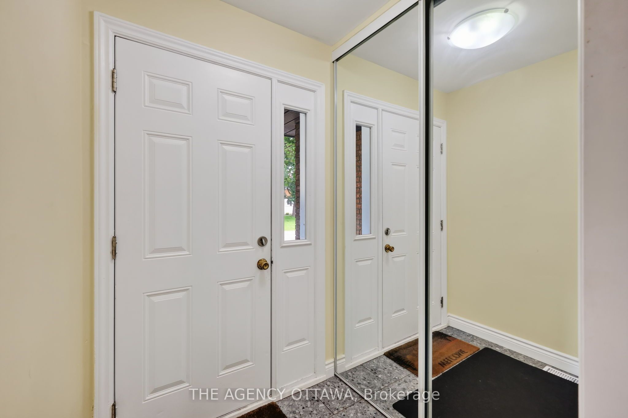 1775 Stonehenge Crescent Property Photo 4