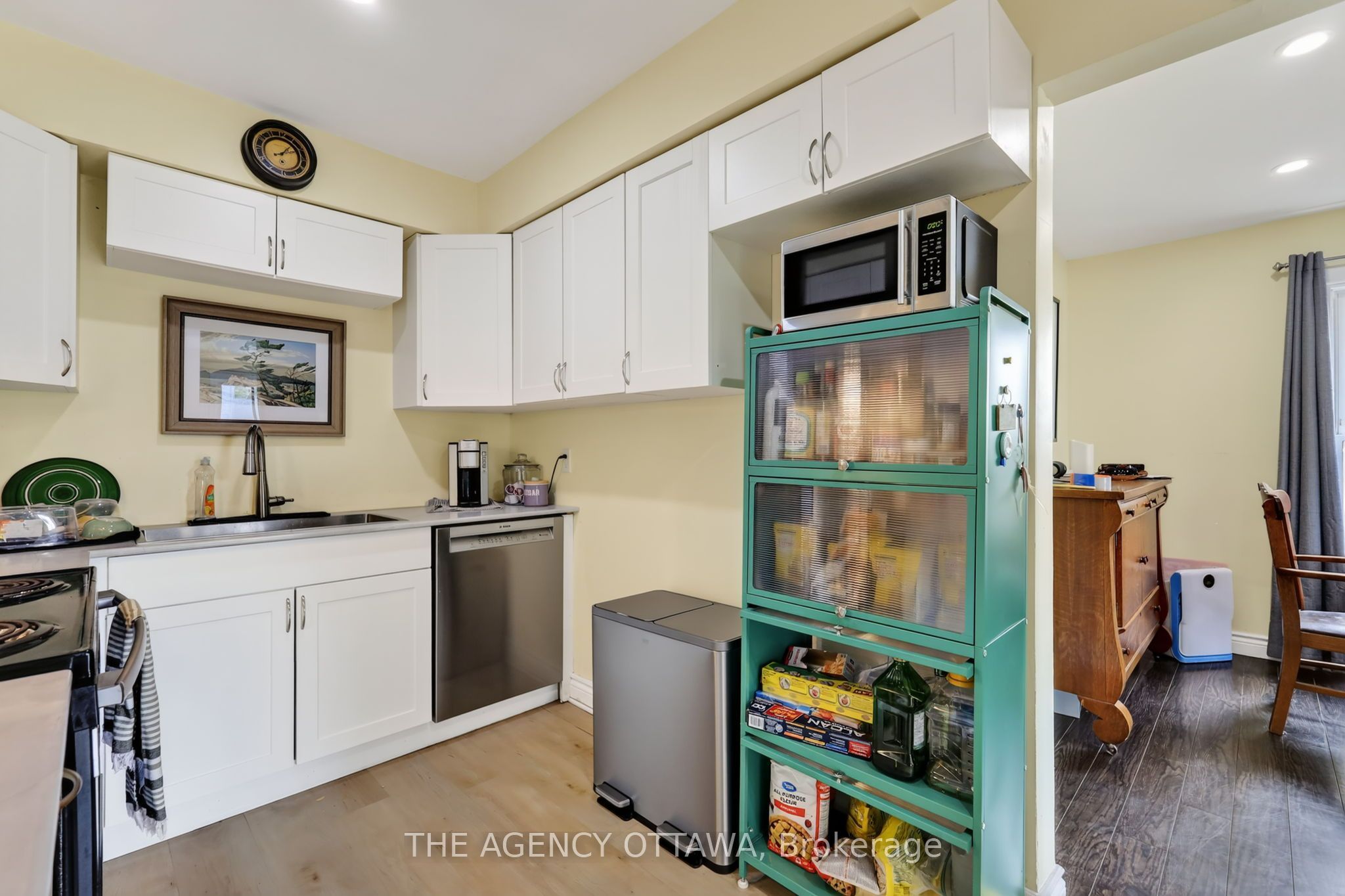 1775 Stonehenge Crescent Property Photo 11