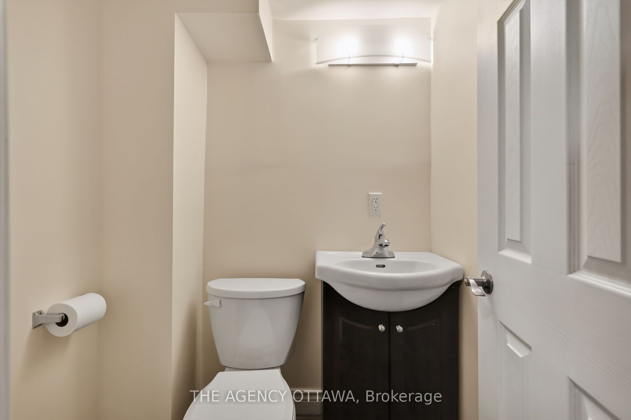 1775 Stonehenge Crescent Property Photo 30