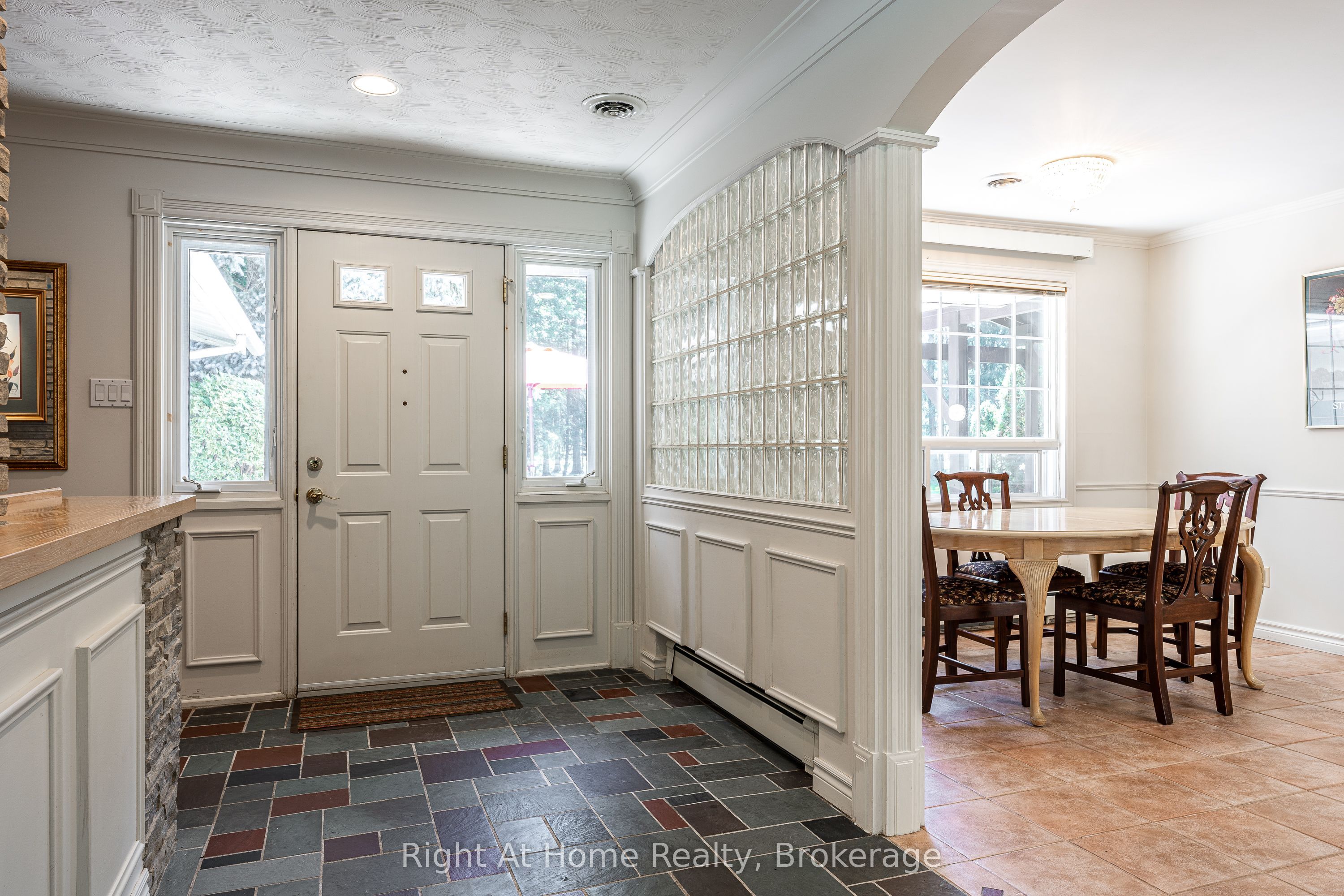 2880 Forest Road Property Photo 6