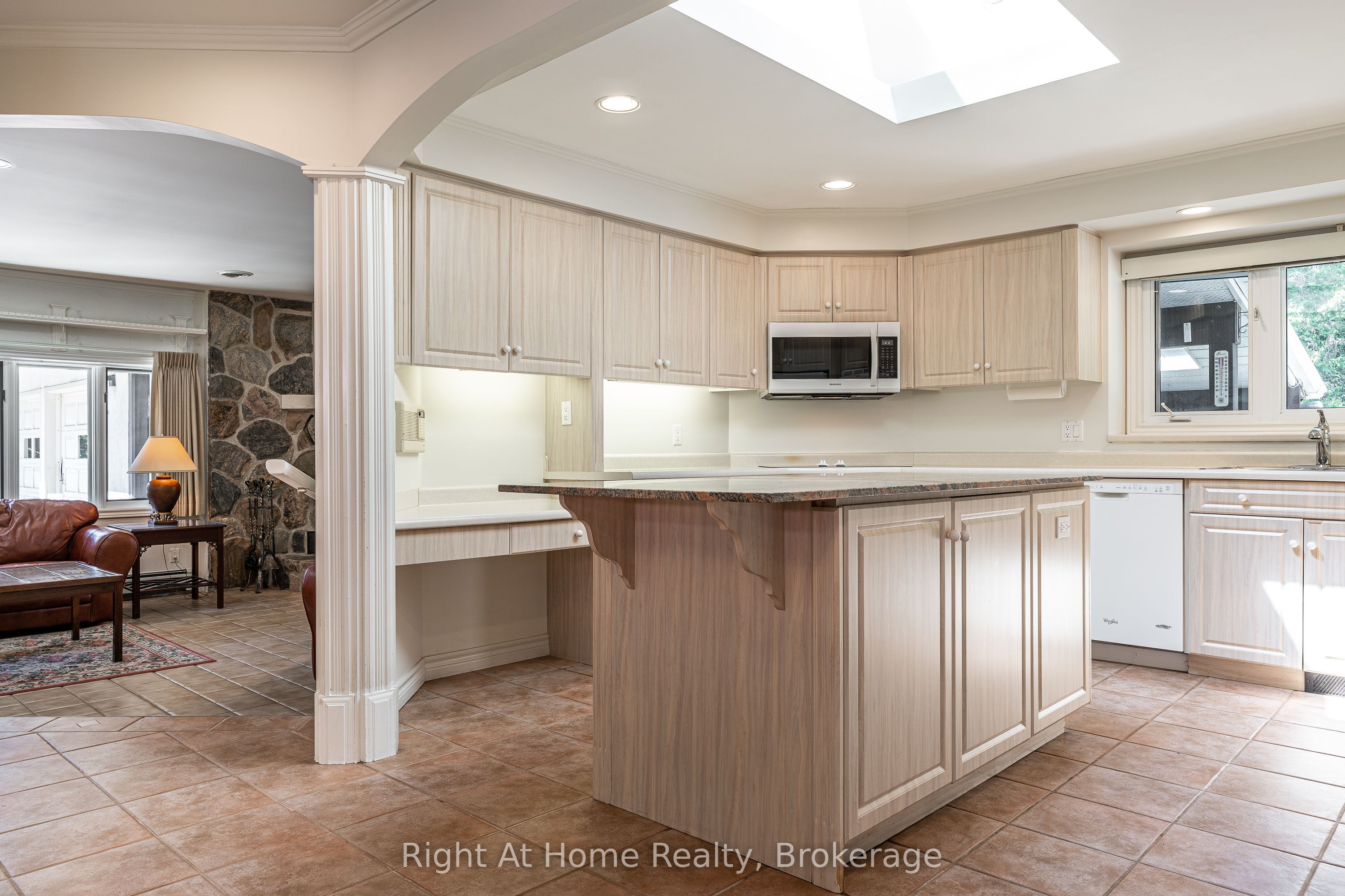 2880 Forest Road Property Photo 11
