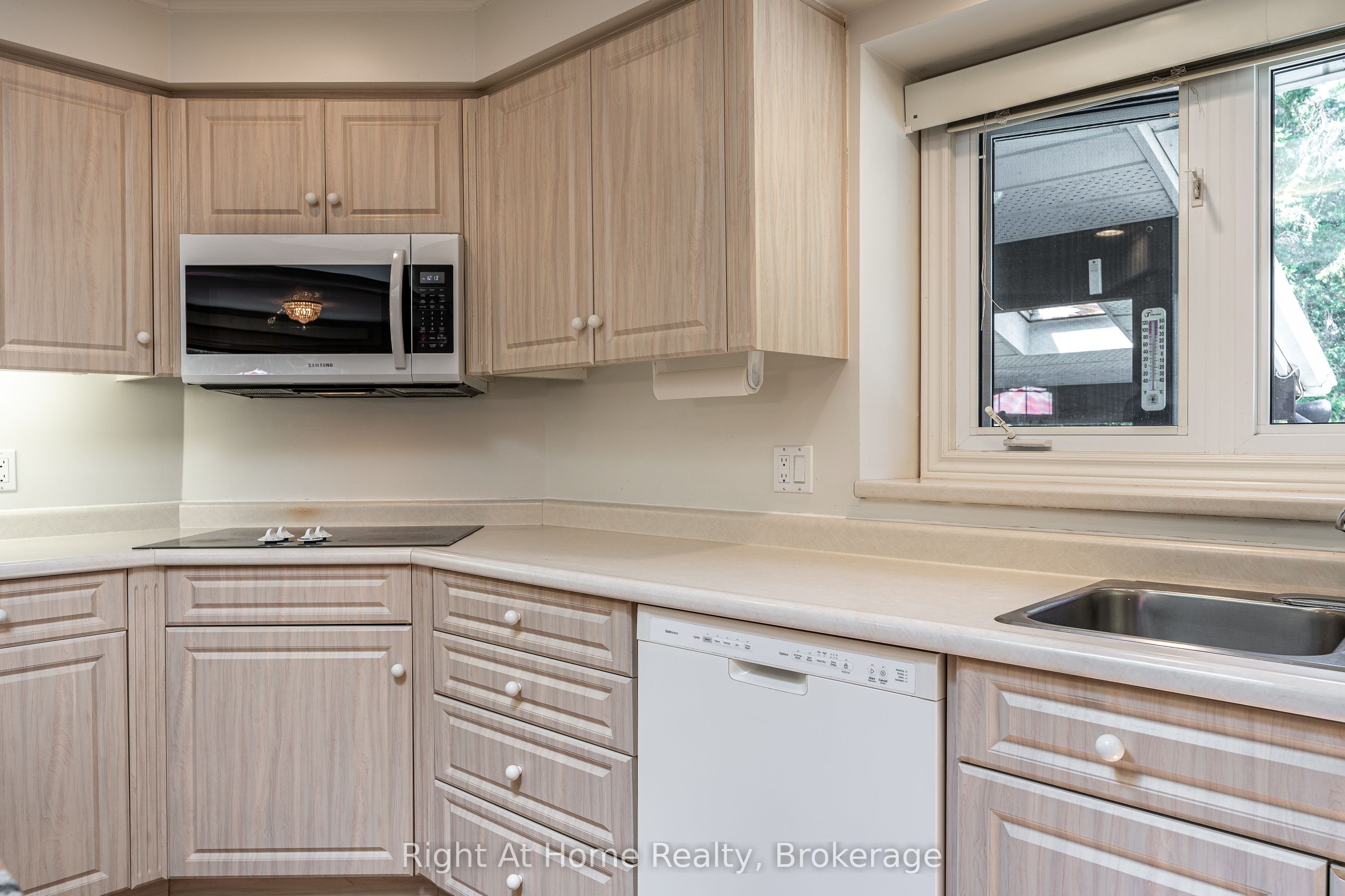 2880 Forest Road Property Photo 13