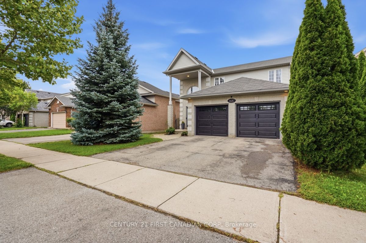 1687 Coronation Drive Property Photo 4