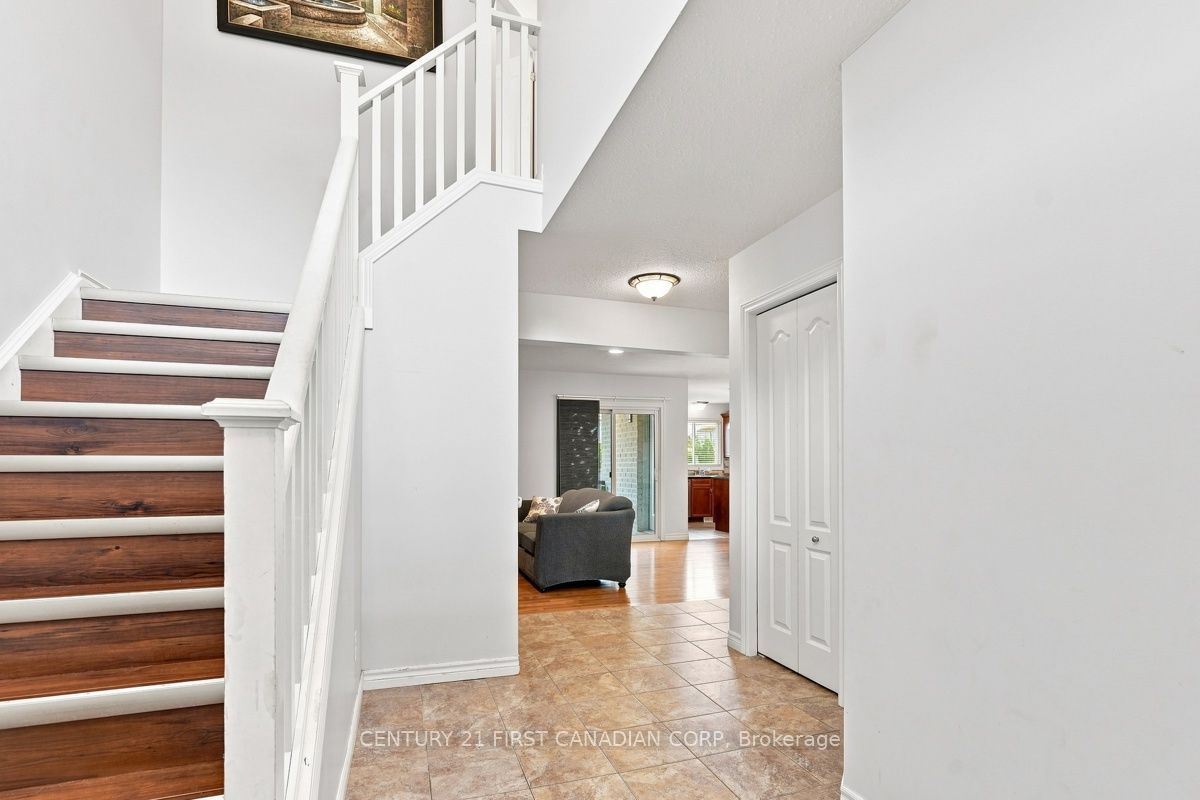 1687 Coronation Drive Property Photo 9