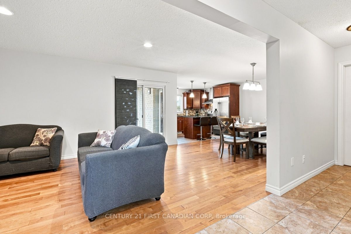 1687 Coronation Drive Property Photo 10