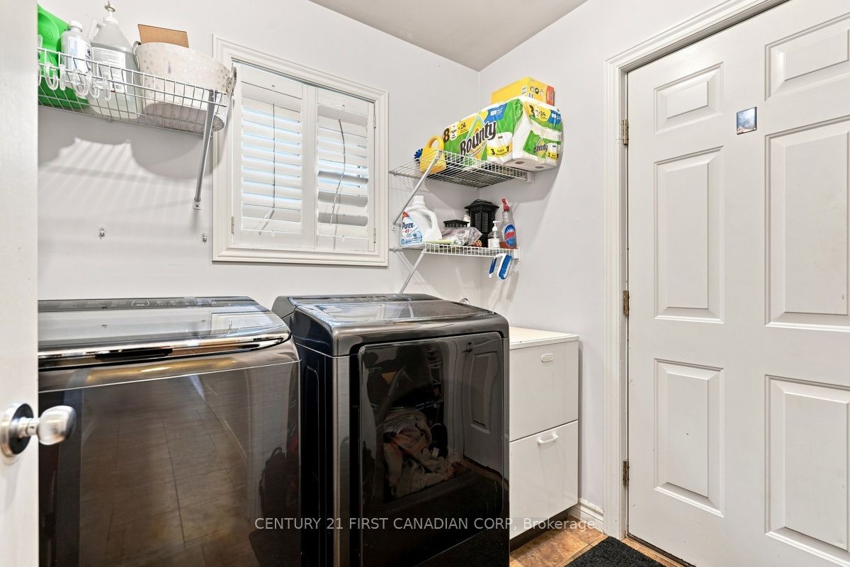 1687 Coronation Drive Property Photo 20