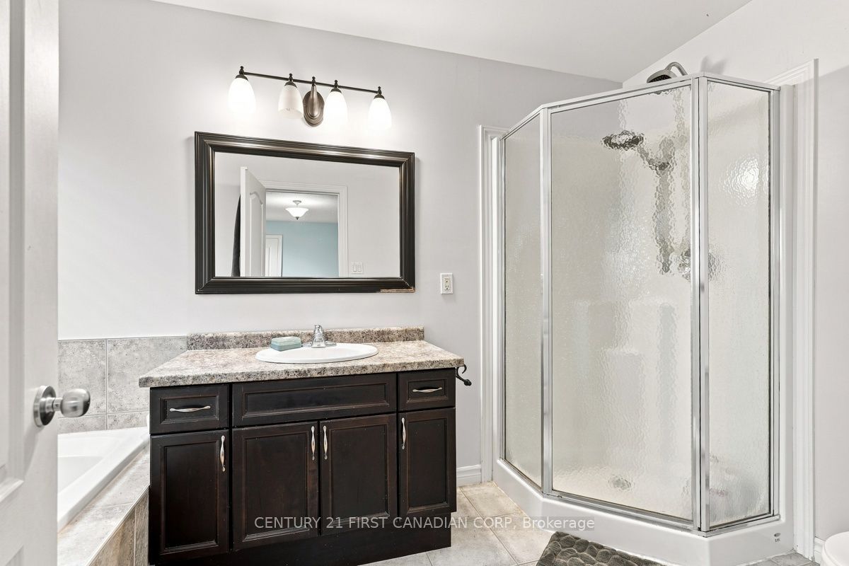 1687 Coronation Drive Property Photo 23