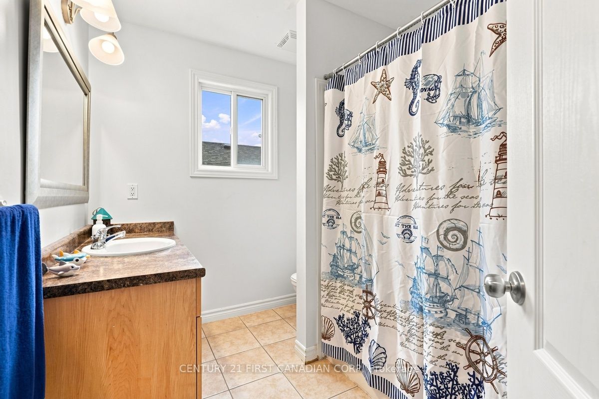 1687 Coronation Drive Property Photo 29