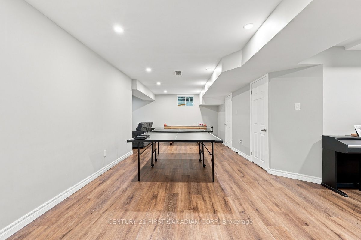 1687 Coronation Drive Property Photo 32
