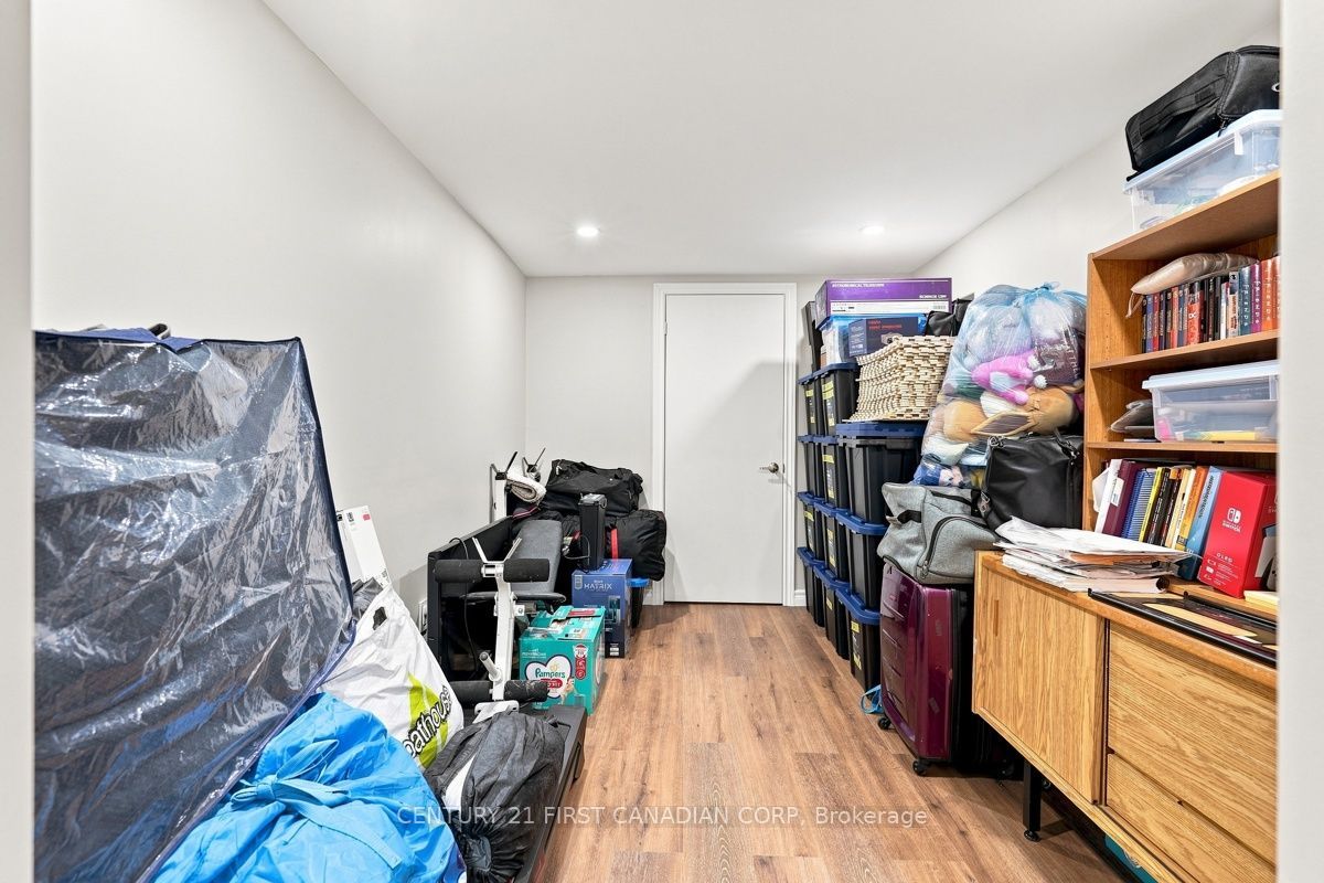 1687 Coronation Drive Property Photo 37