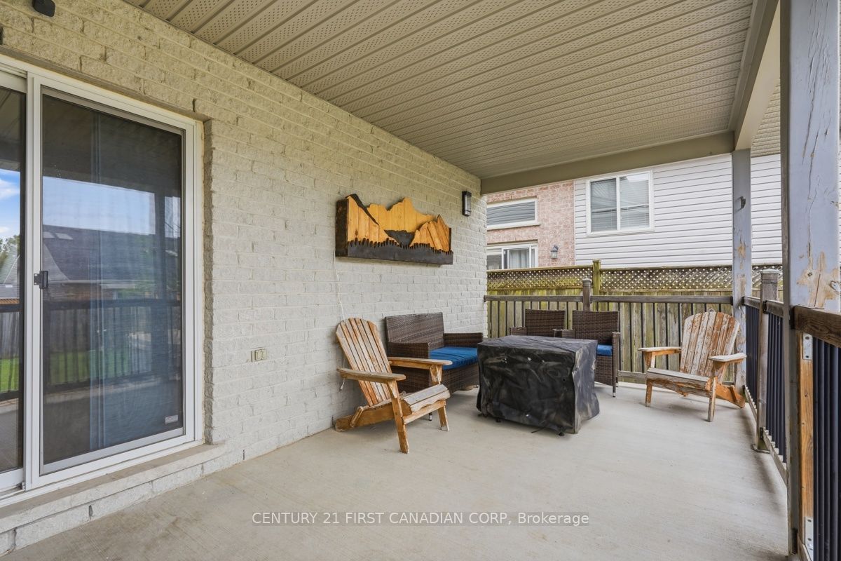 1687 Coronation Drive Property Photo 39