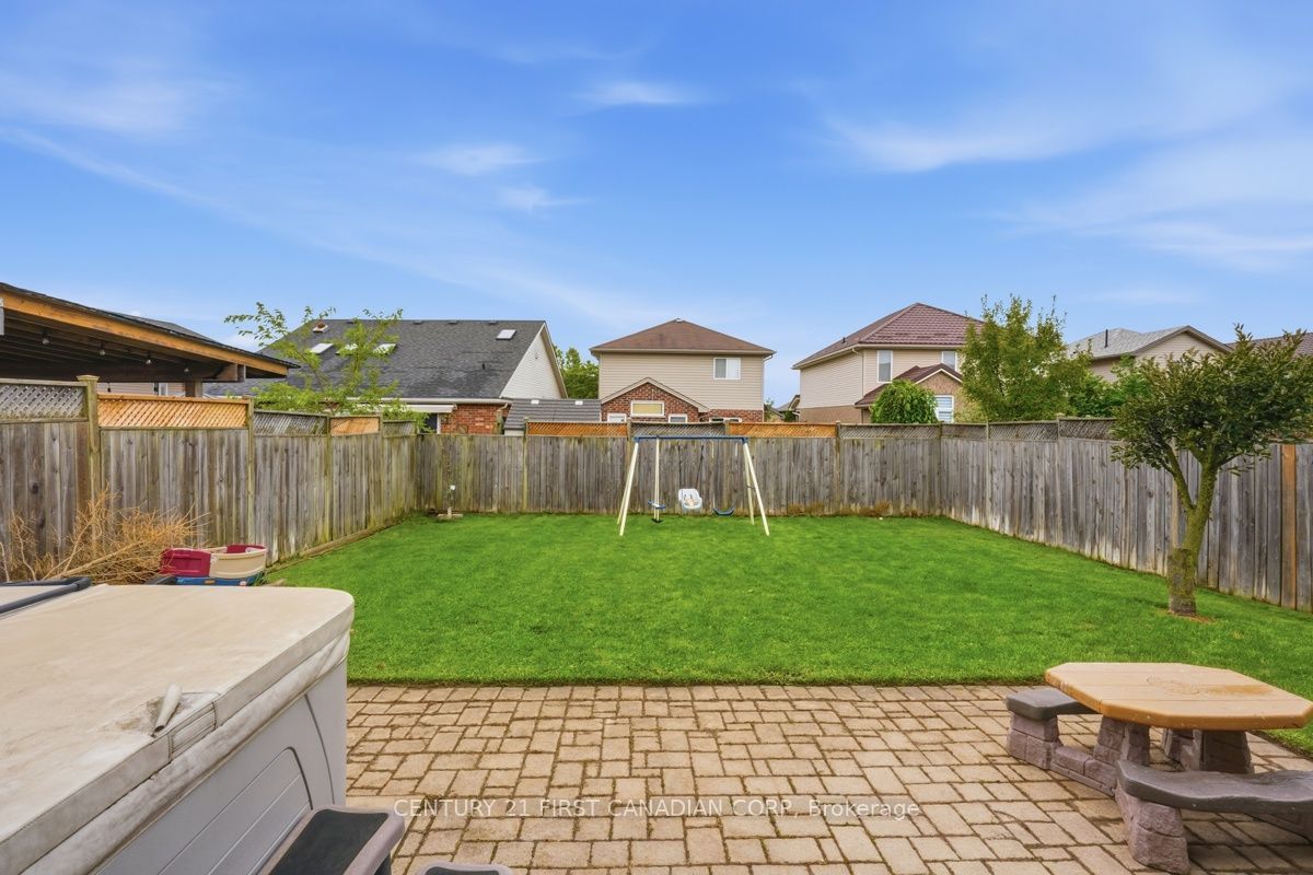1687 Coronation Drive Property Photo 41