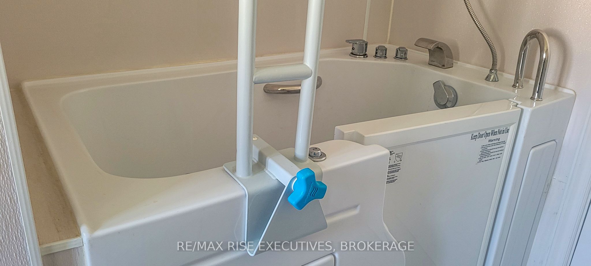 12 Wentworth Drive Property Photo 9