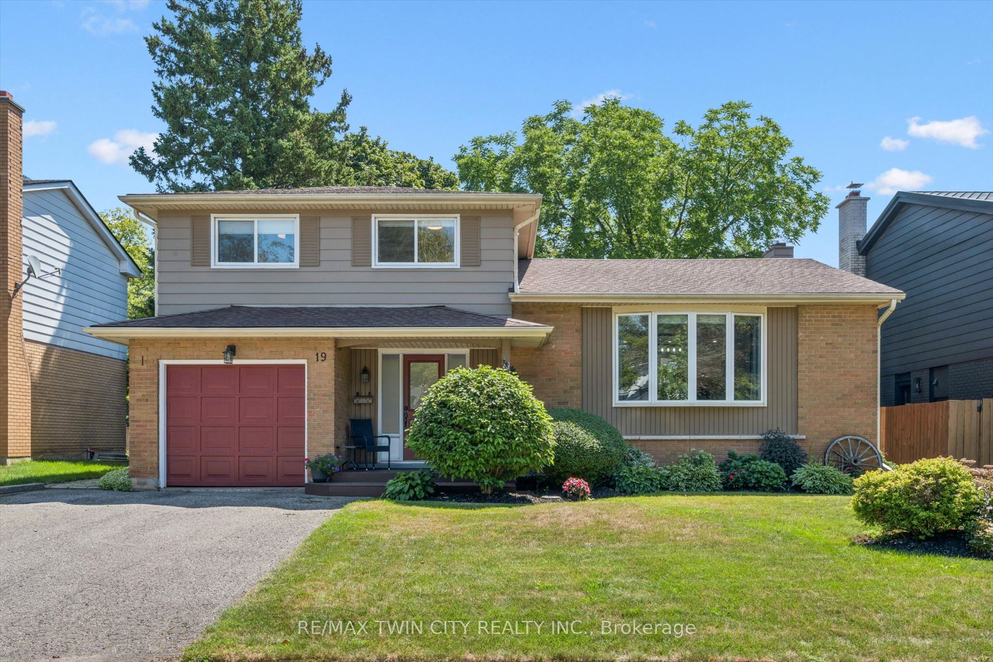 19 Mcgarry Drive Property Photo 1