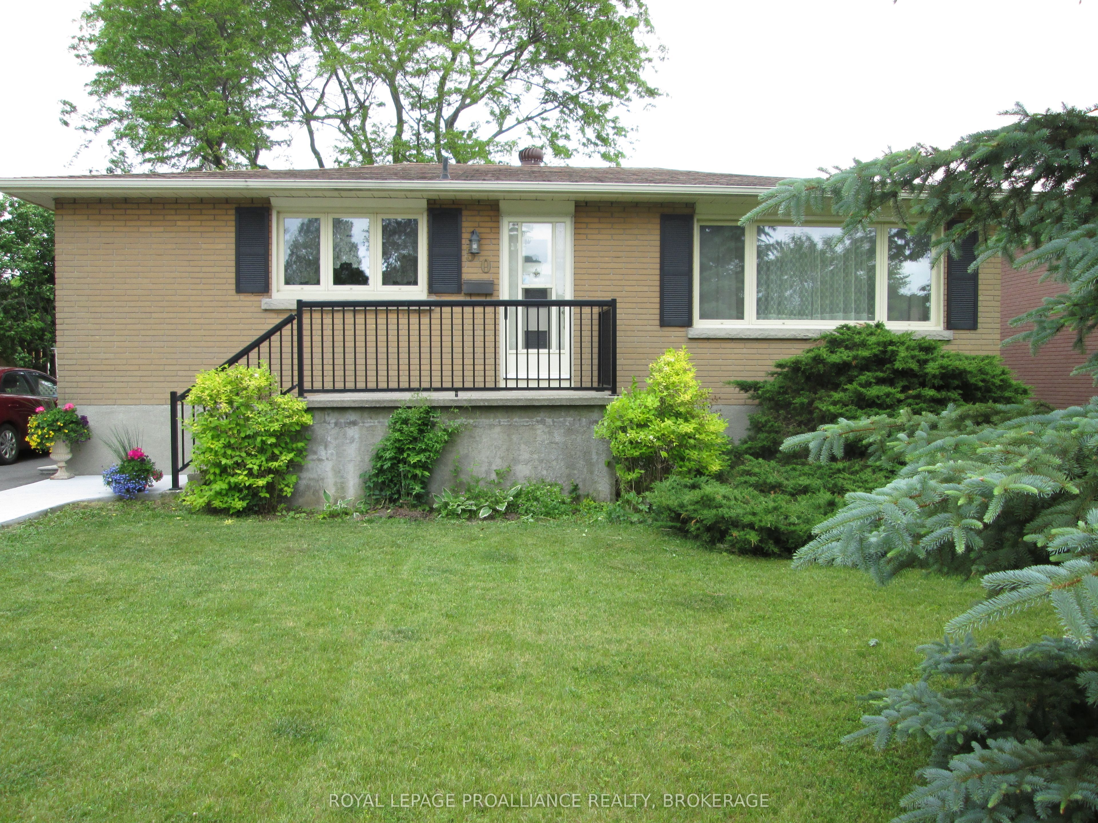 50 Campbell Crescent Property Photo 1