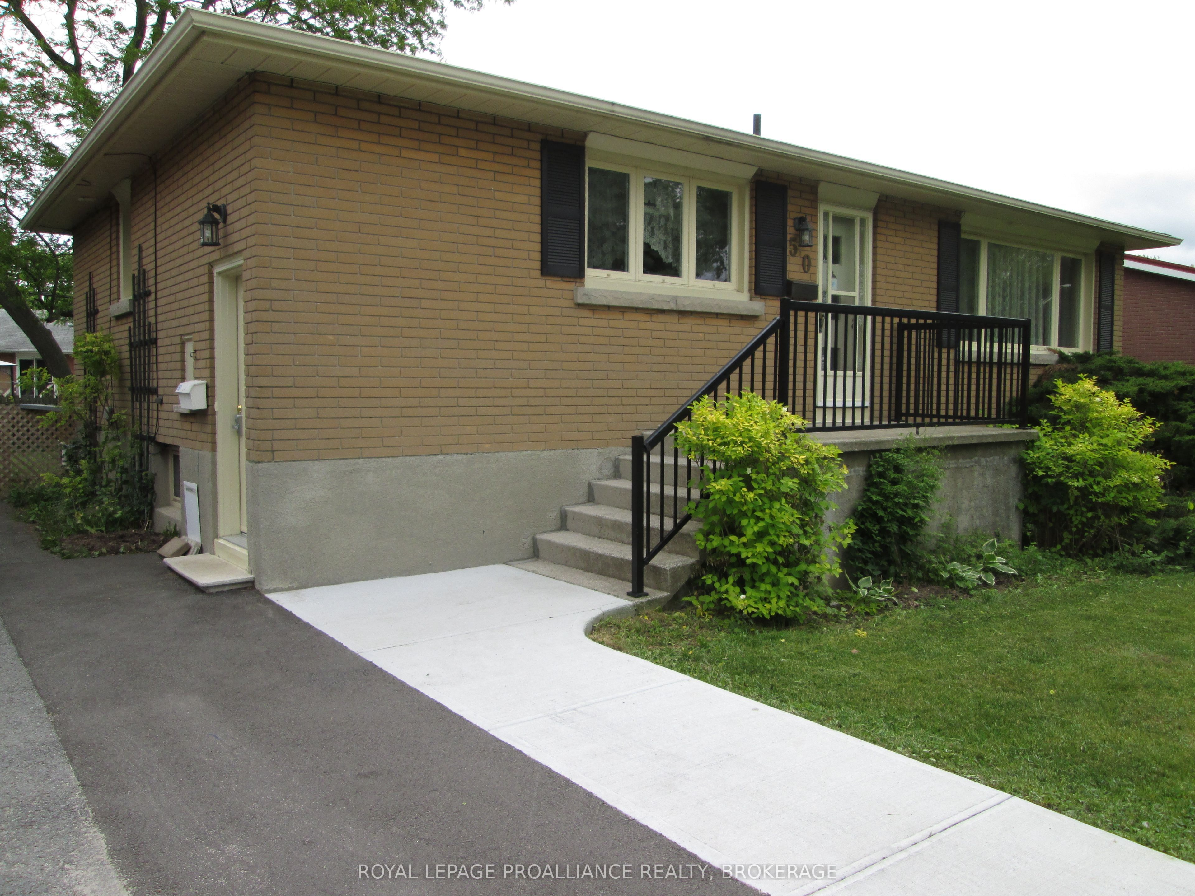 50 Campbell Crescent Property Photo 2