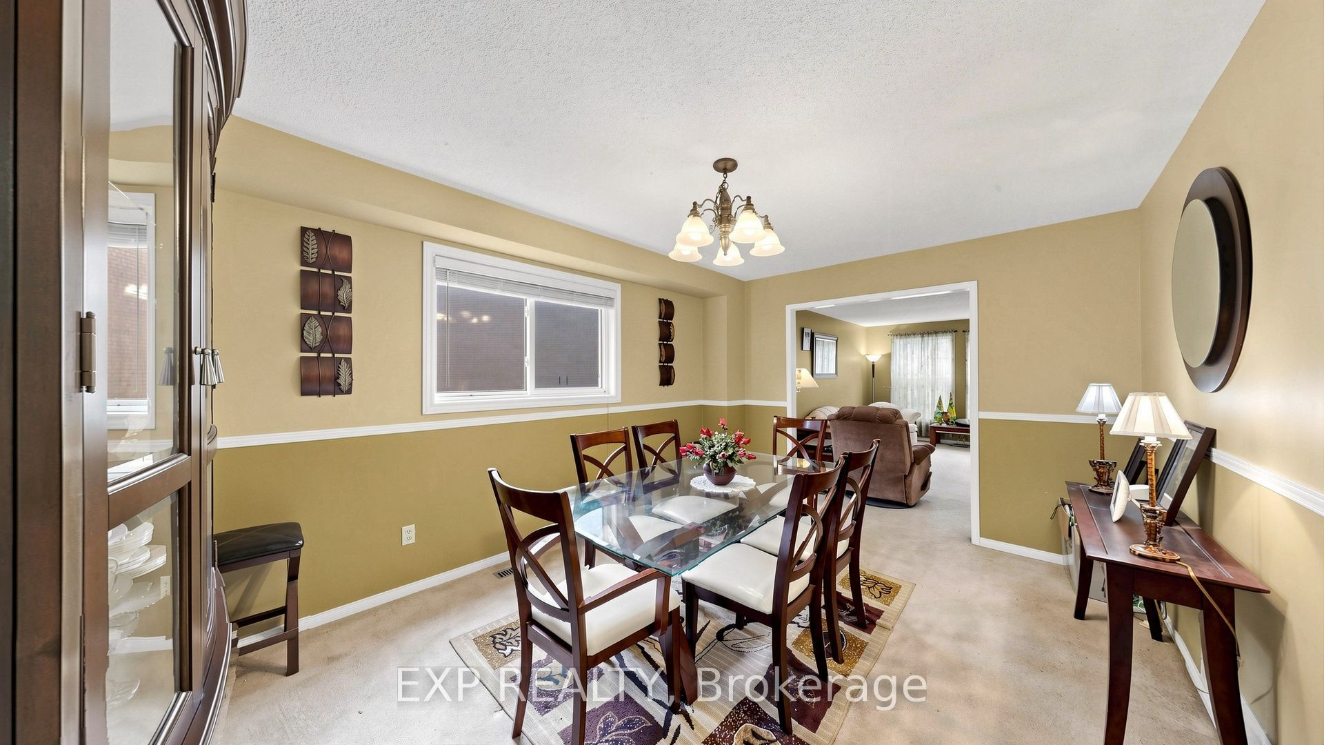 28 Hurlbut Place Property Photo 7