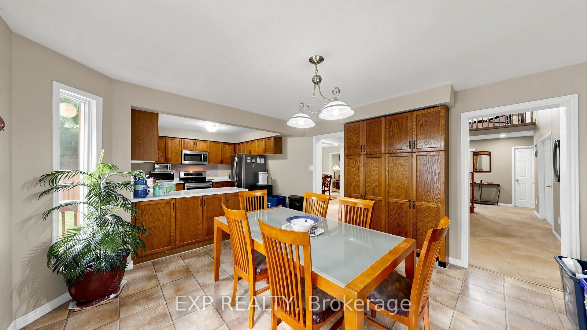 28 Hurlbut Place Property Photo 10