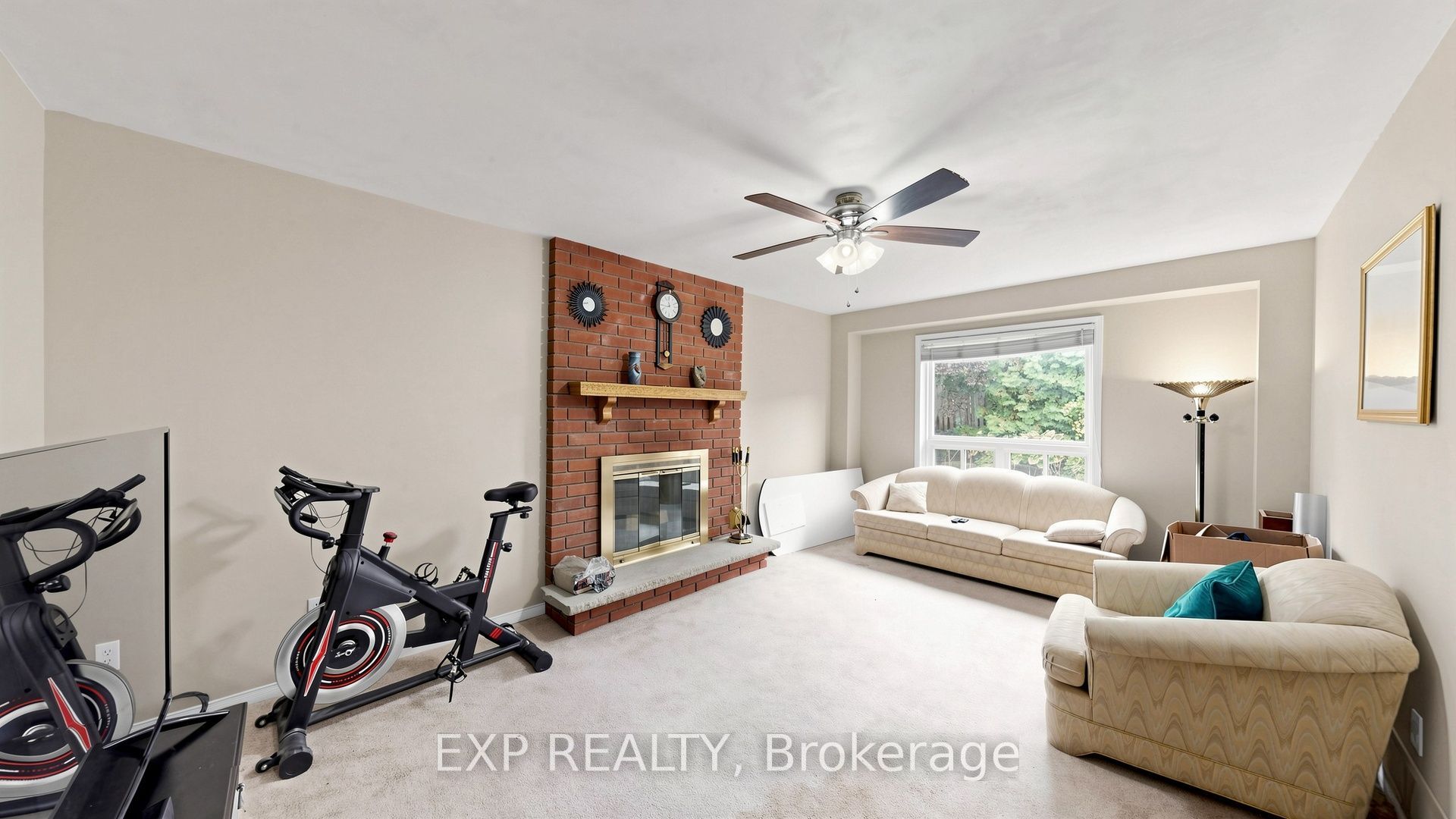 28 Hurlbut Place Property Photo 14