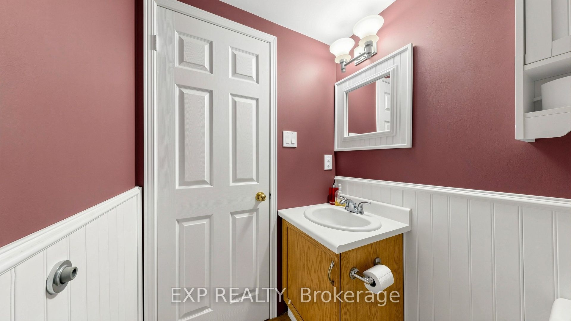 28 Hurlbut Place Property Photo 16
