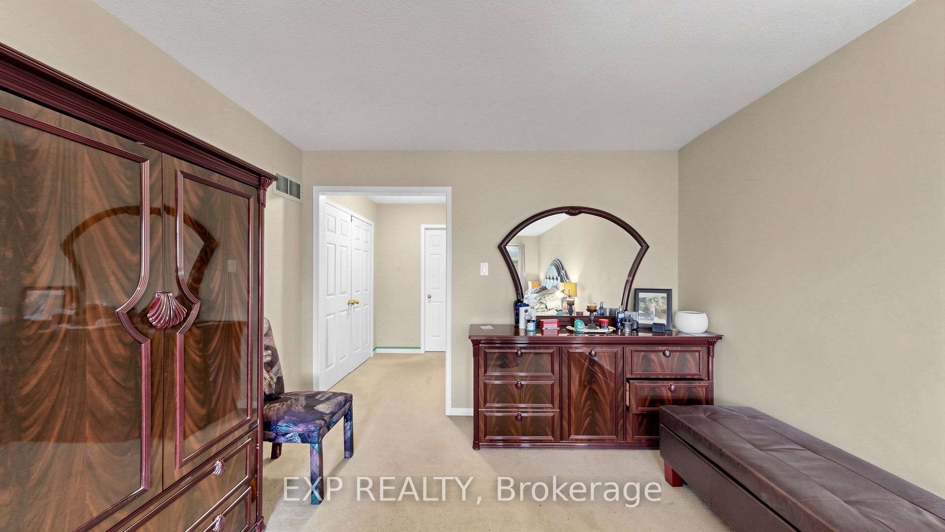 28 Hurlbut Place Property Photo 25
