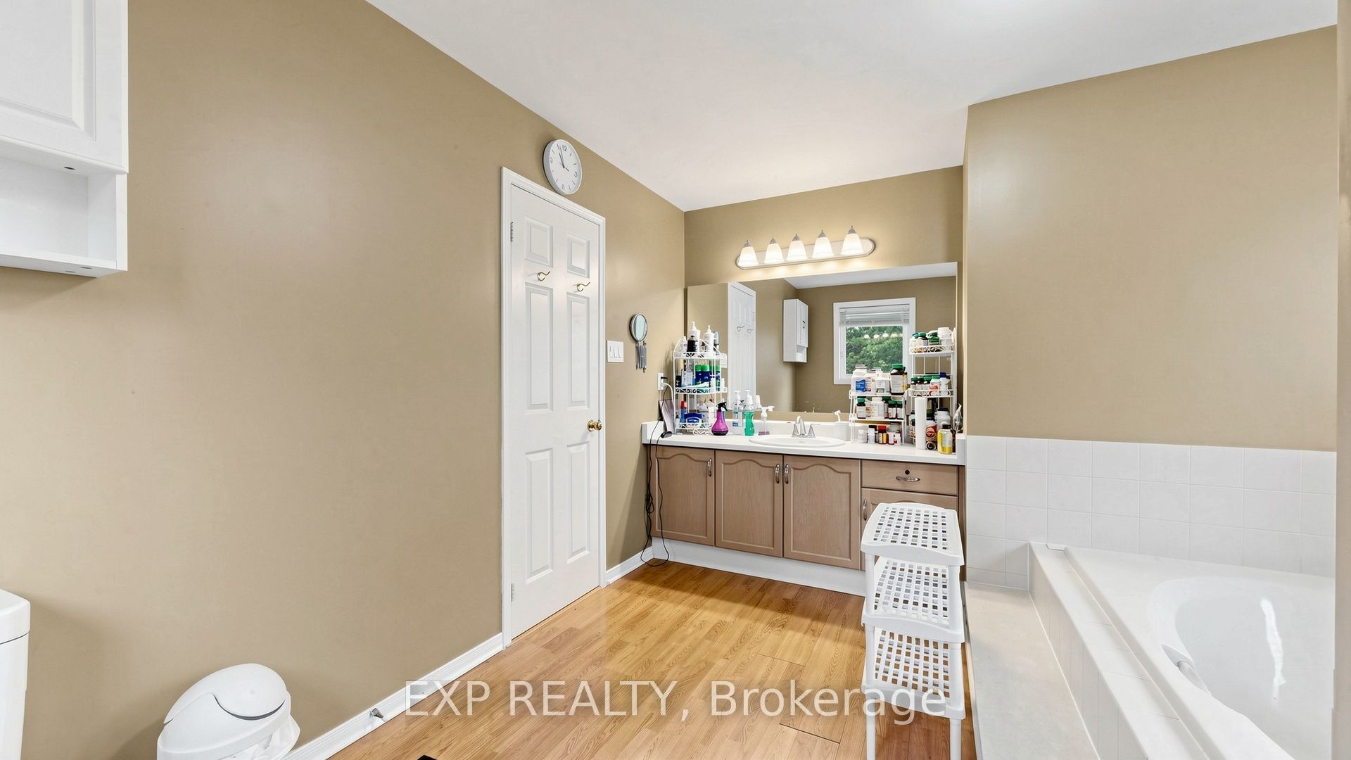 28 Hurlbut Place Property Photo 26