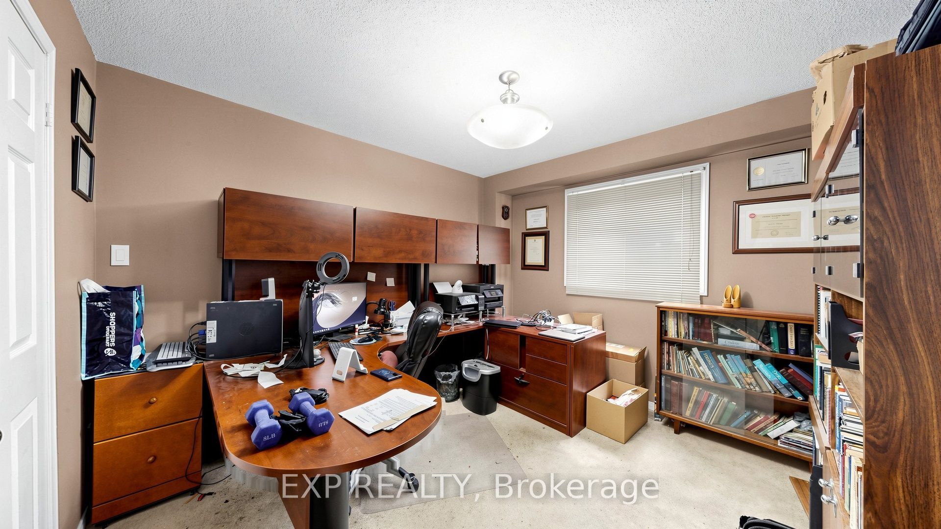 28 Hurlbut Place Property Photo 33