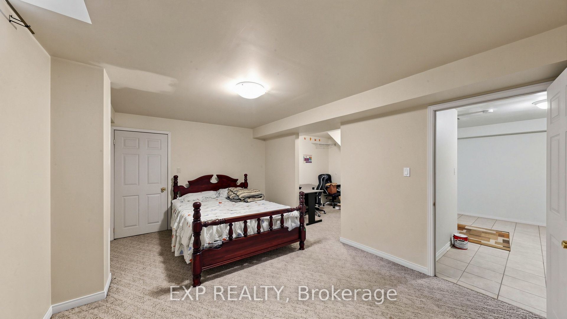 28 Hurlbut Place Property Photo 38