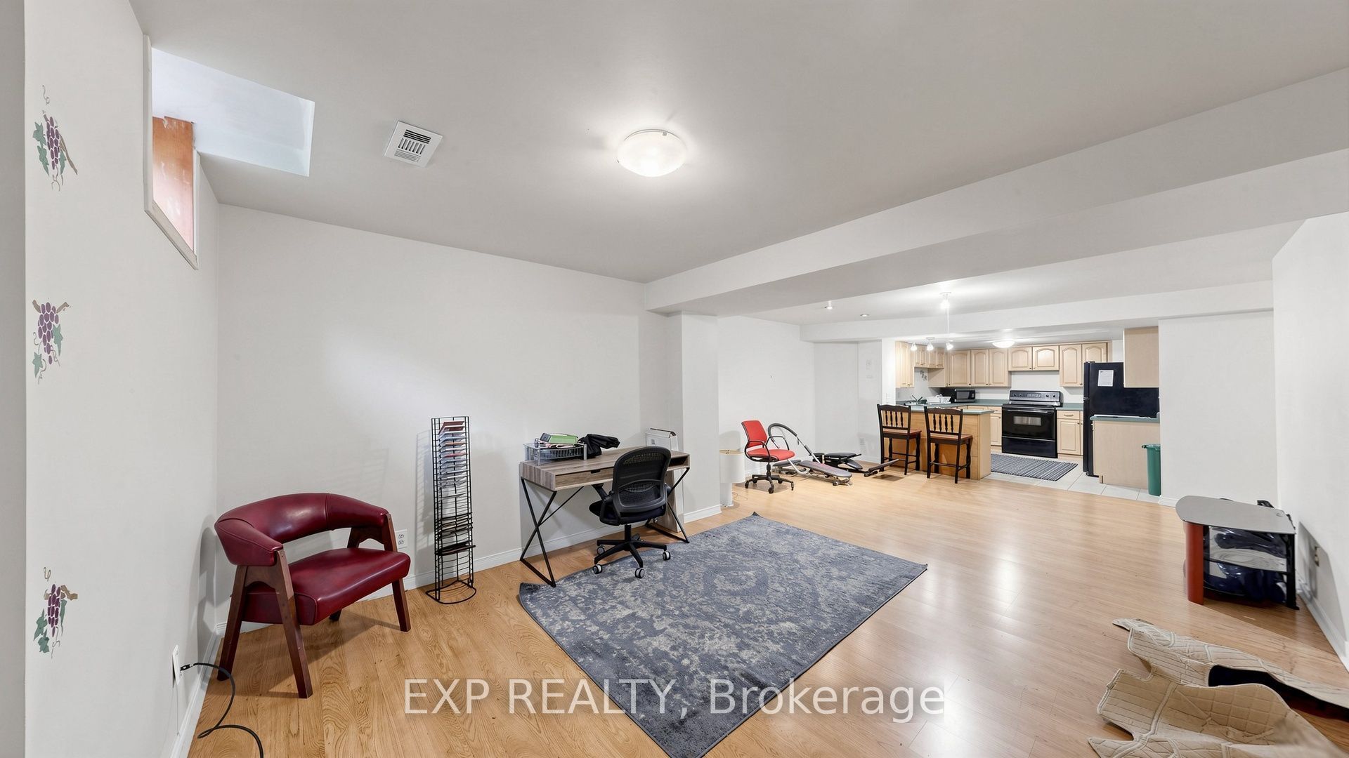 28 Hurlbut Place Property Photo 44