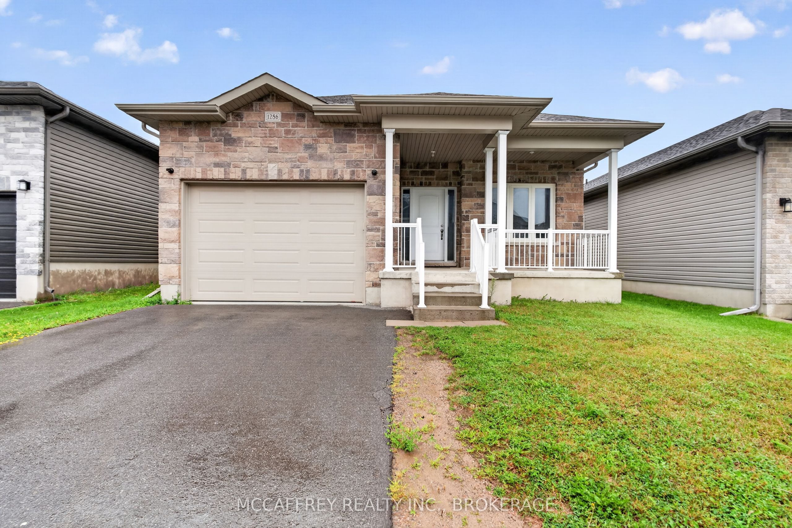 1286 Carfa Crescent