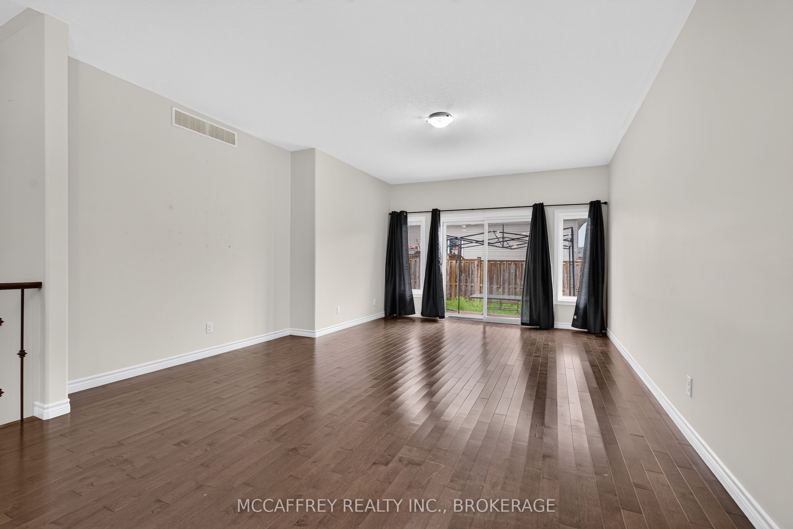 1286 Carfa Crescent Property Photo 13