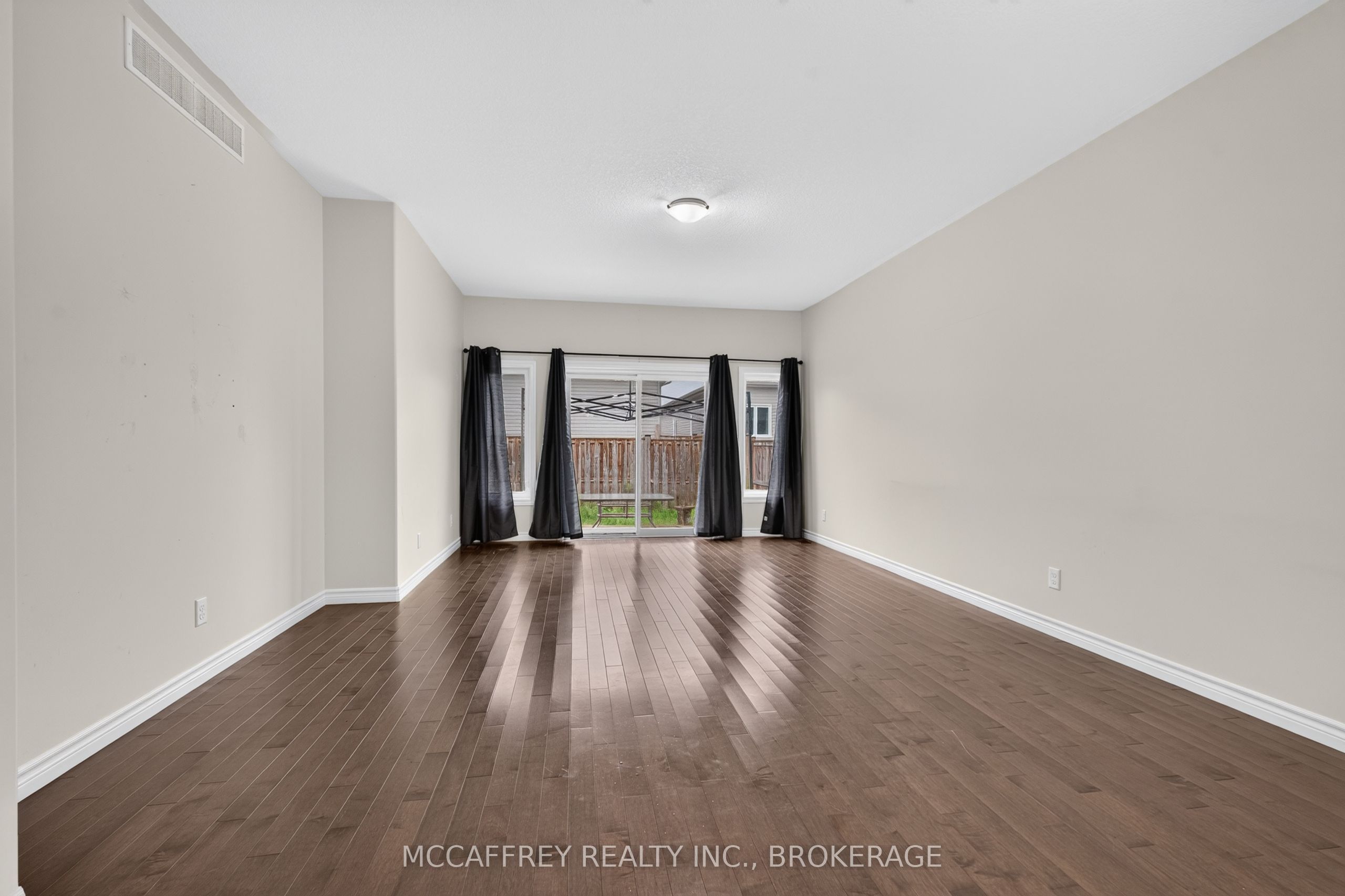 1286 Carfa Crescent Property Photo 15