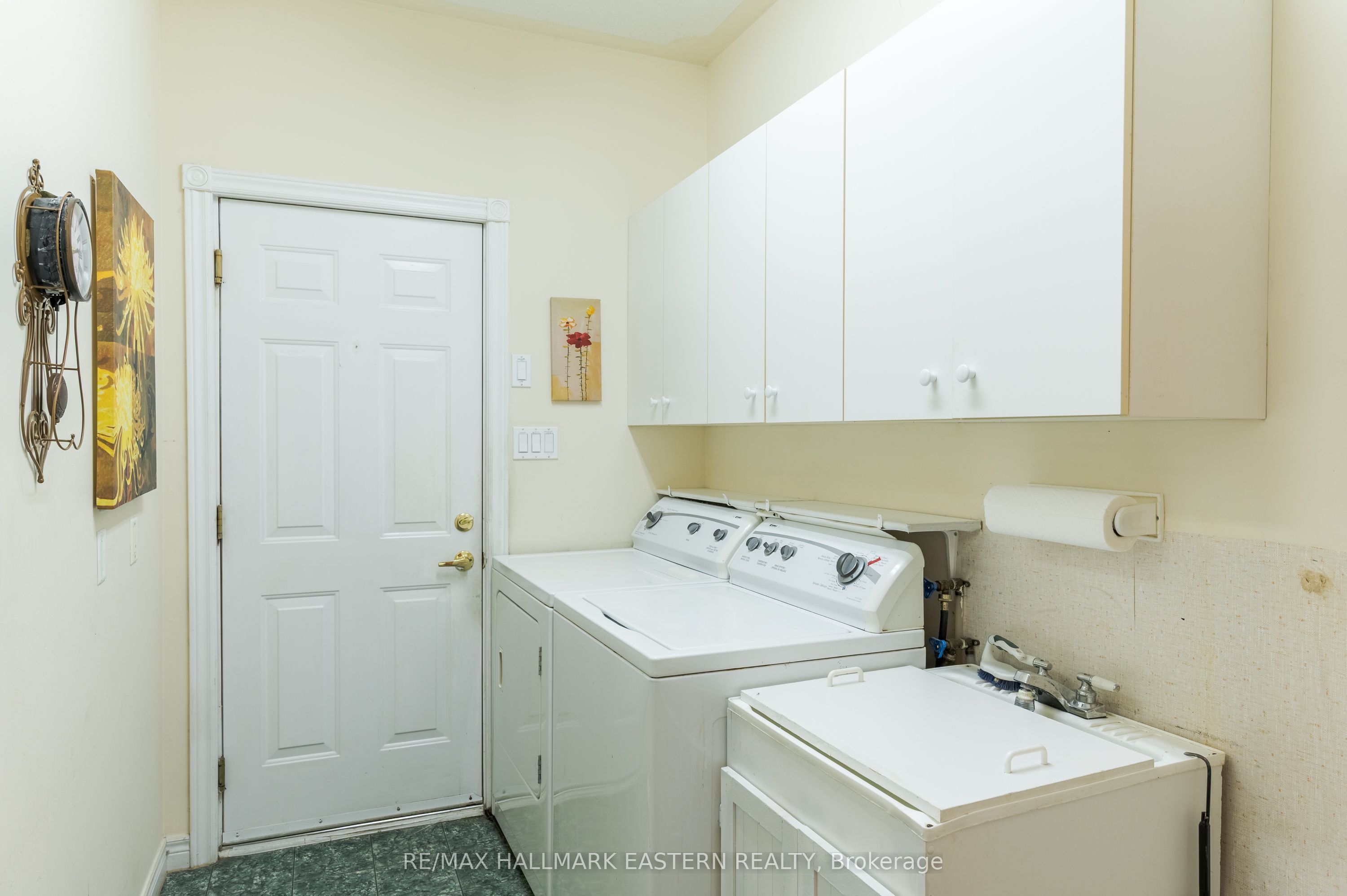 300 Franmor Drive 2 Property Photo 32