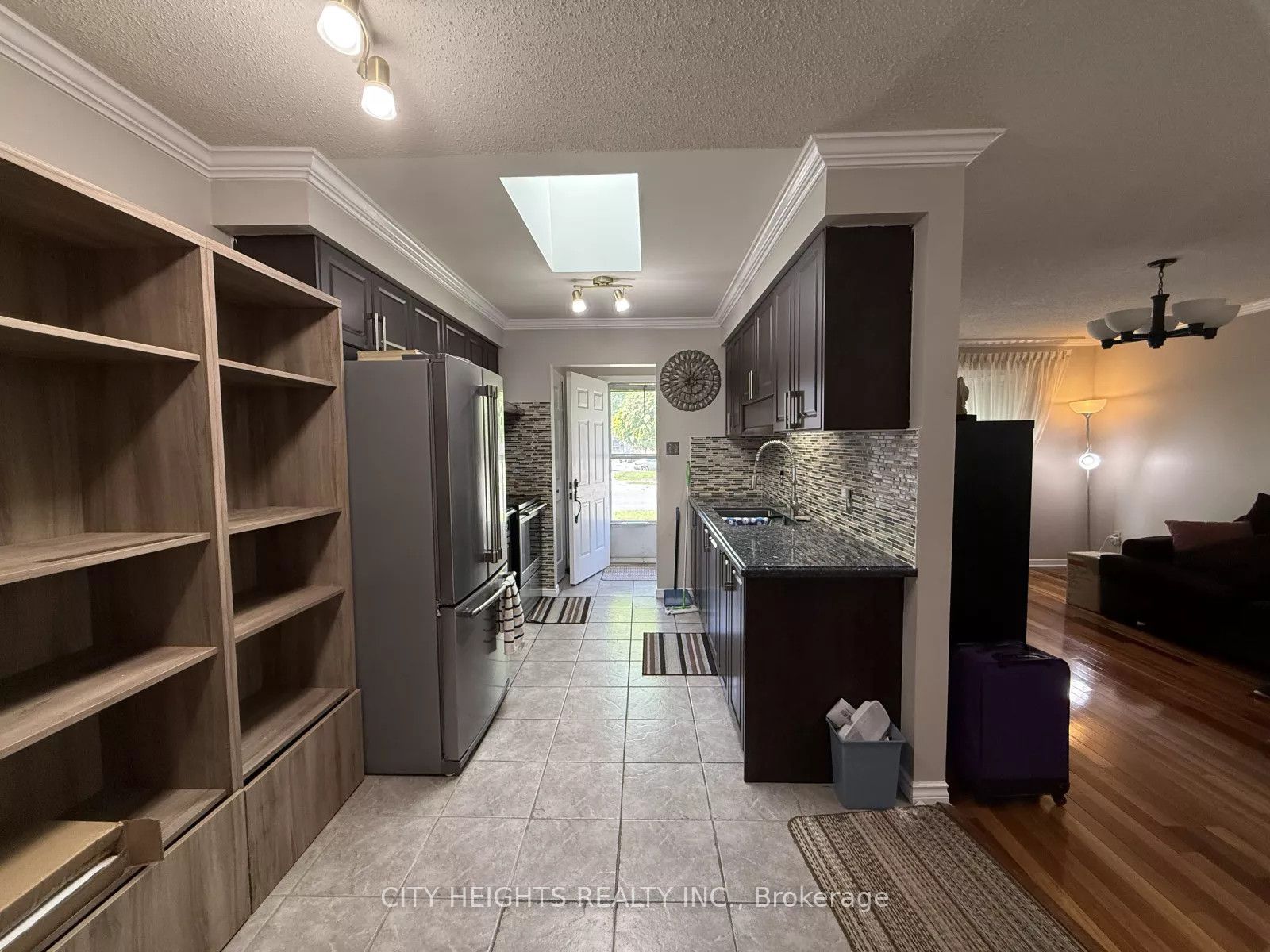 1487 Jalna Boulevard Upper Property Photo 6