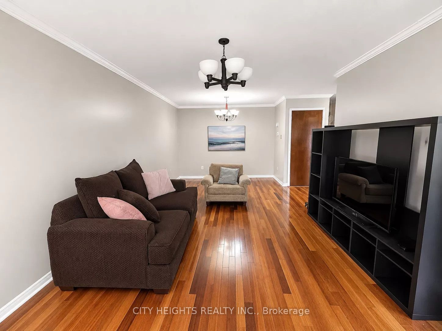1487 Jalna Boulevard Upper Property Photo 7