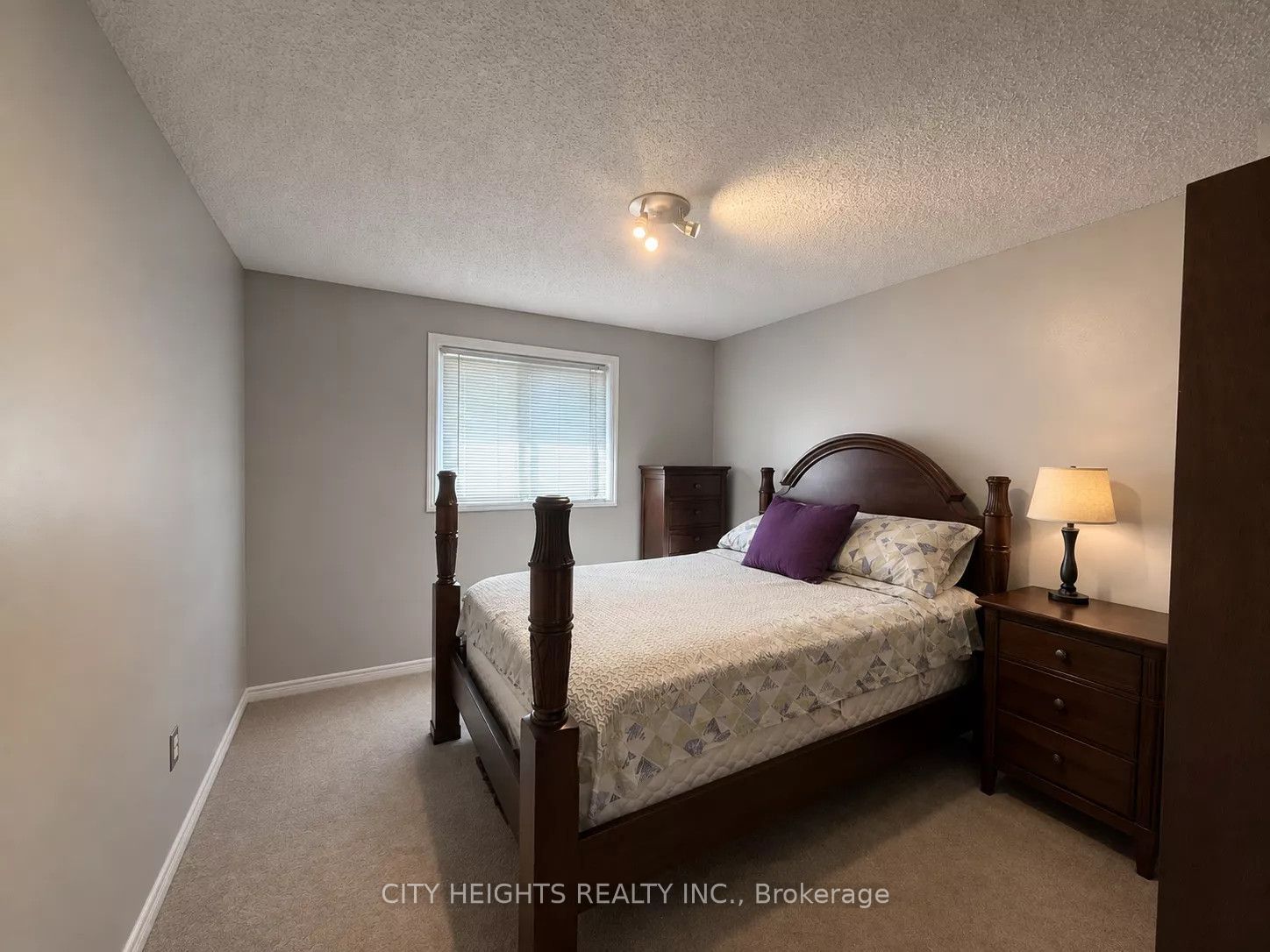 1487 Jalna Boulevard Upper Property Photo 9