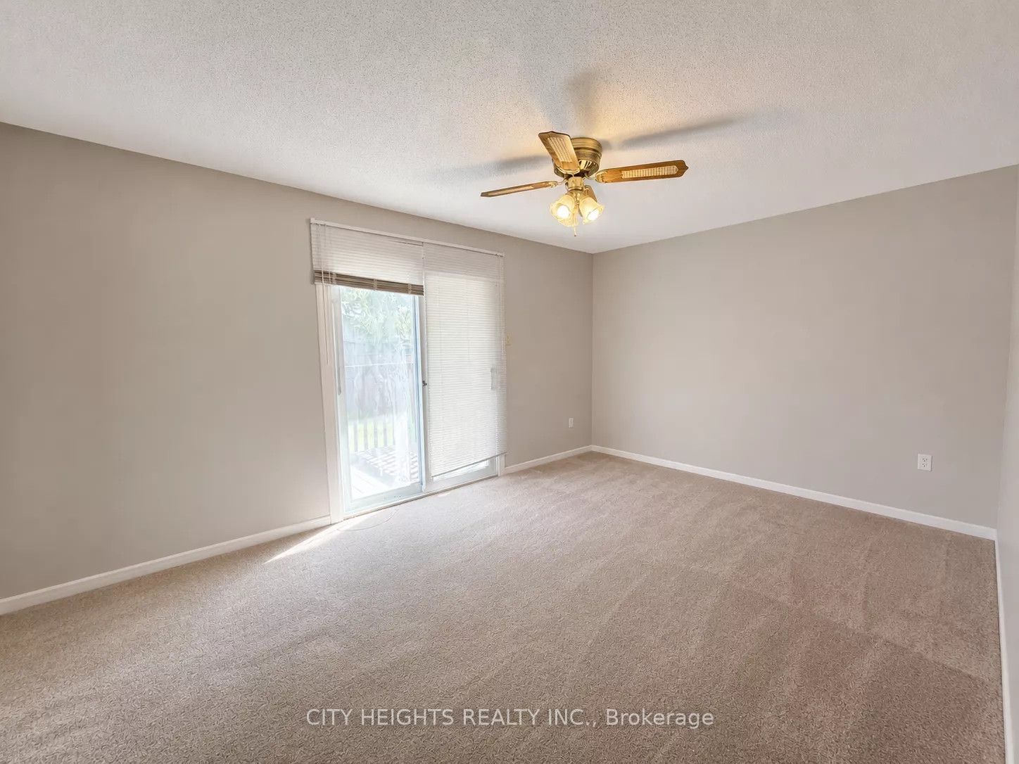 1487 Jalna Boulevard Upper Property Photo 11