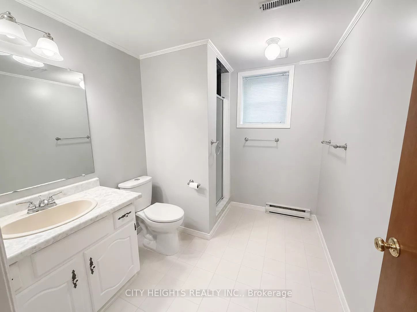 1487 Jalna Boulevard Upper Property Photo 13
