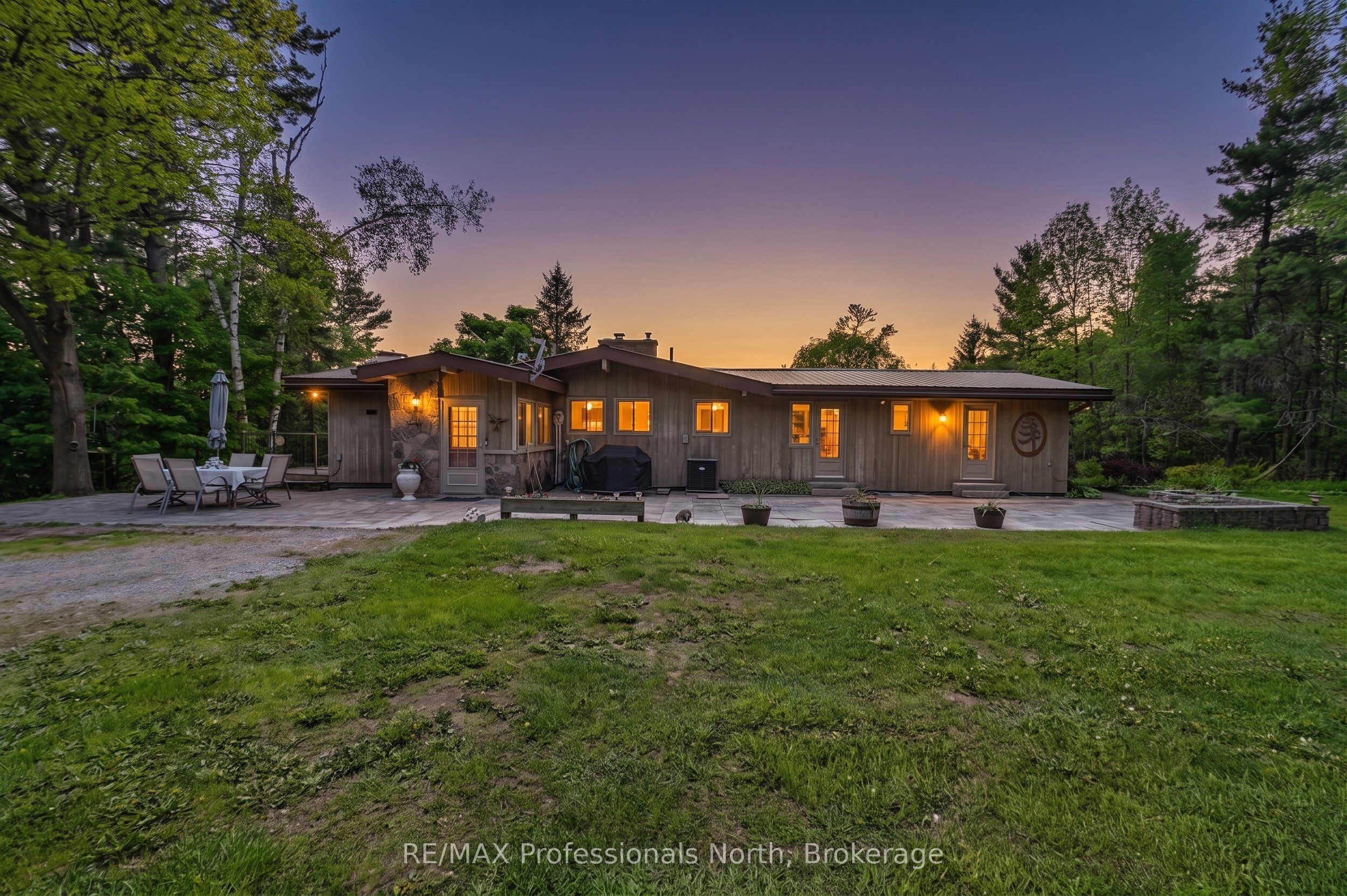 1015 Kelson Road Property Photo 2