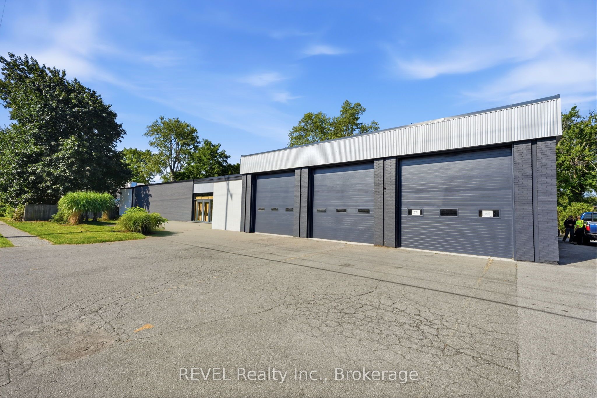 271 Ridgeway Road Property Photo 2