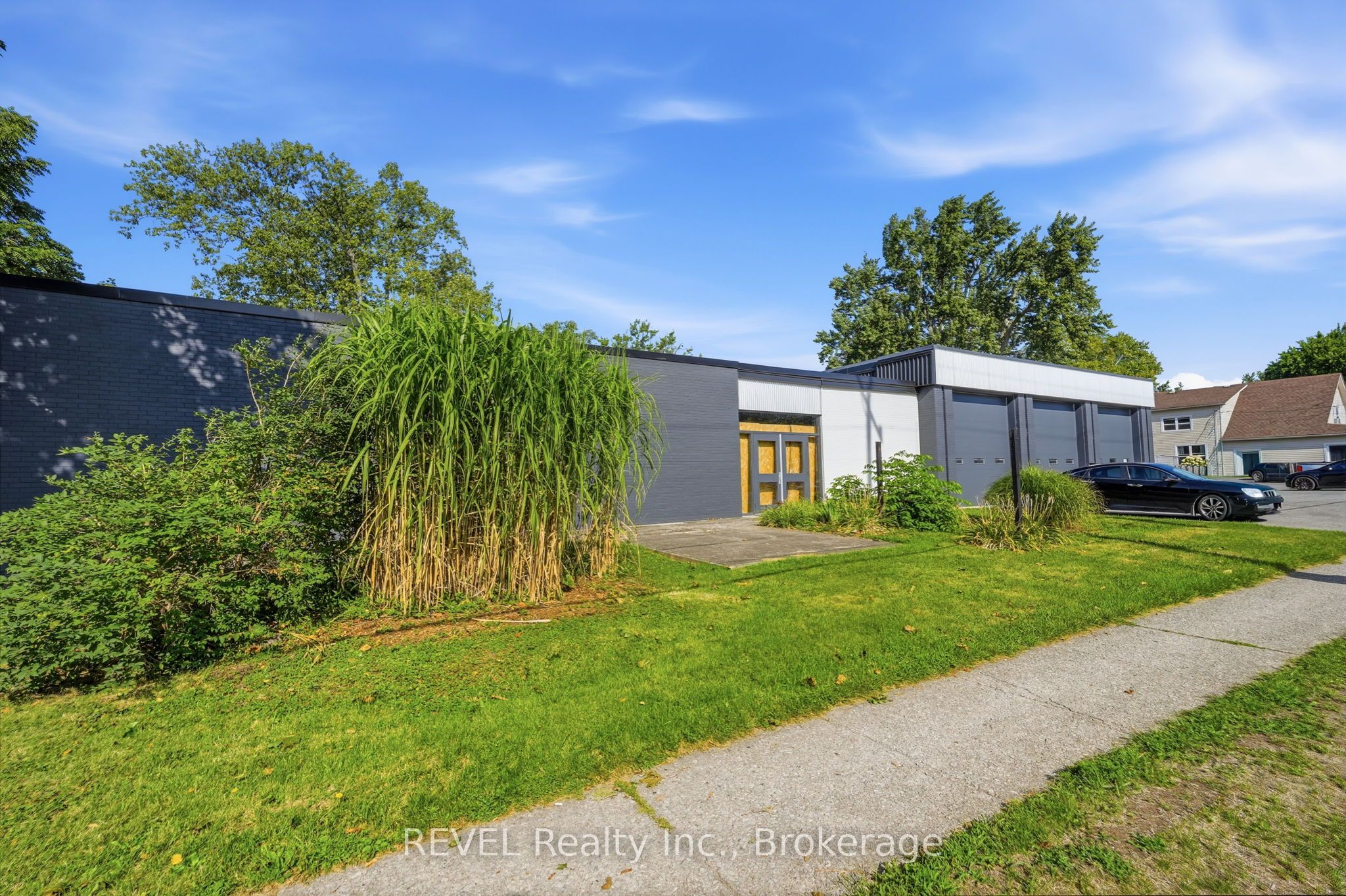 271 Ridgeway Road Property Photo 3