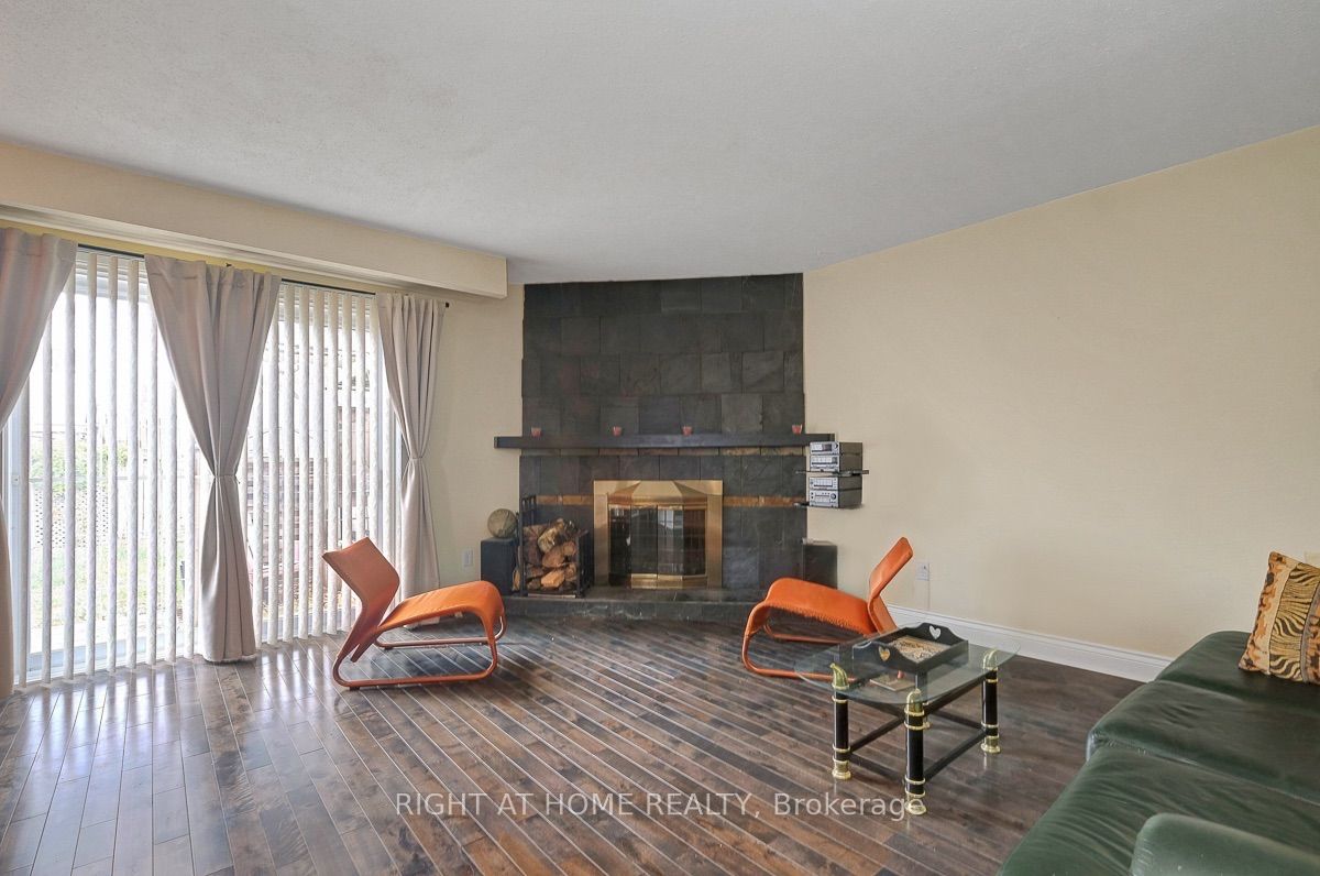 1736 Stoneboat Crescent Property Photo 4