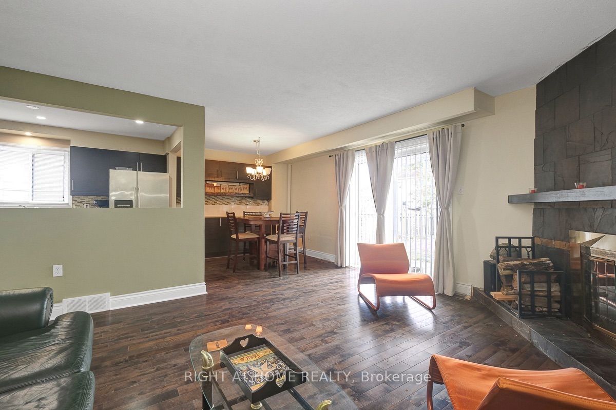 1736 Stoneboat Crescent Property Photo 7