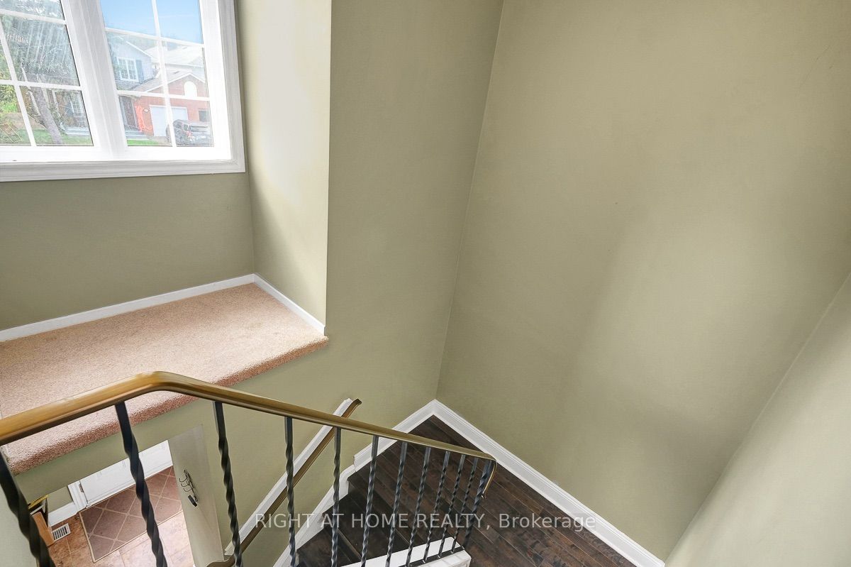 1736 Stoneboat Crescent Property Photo 18