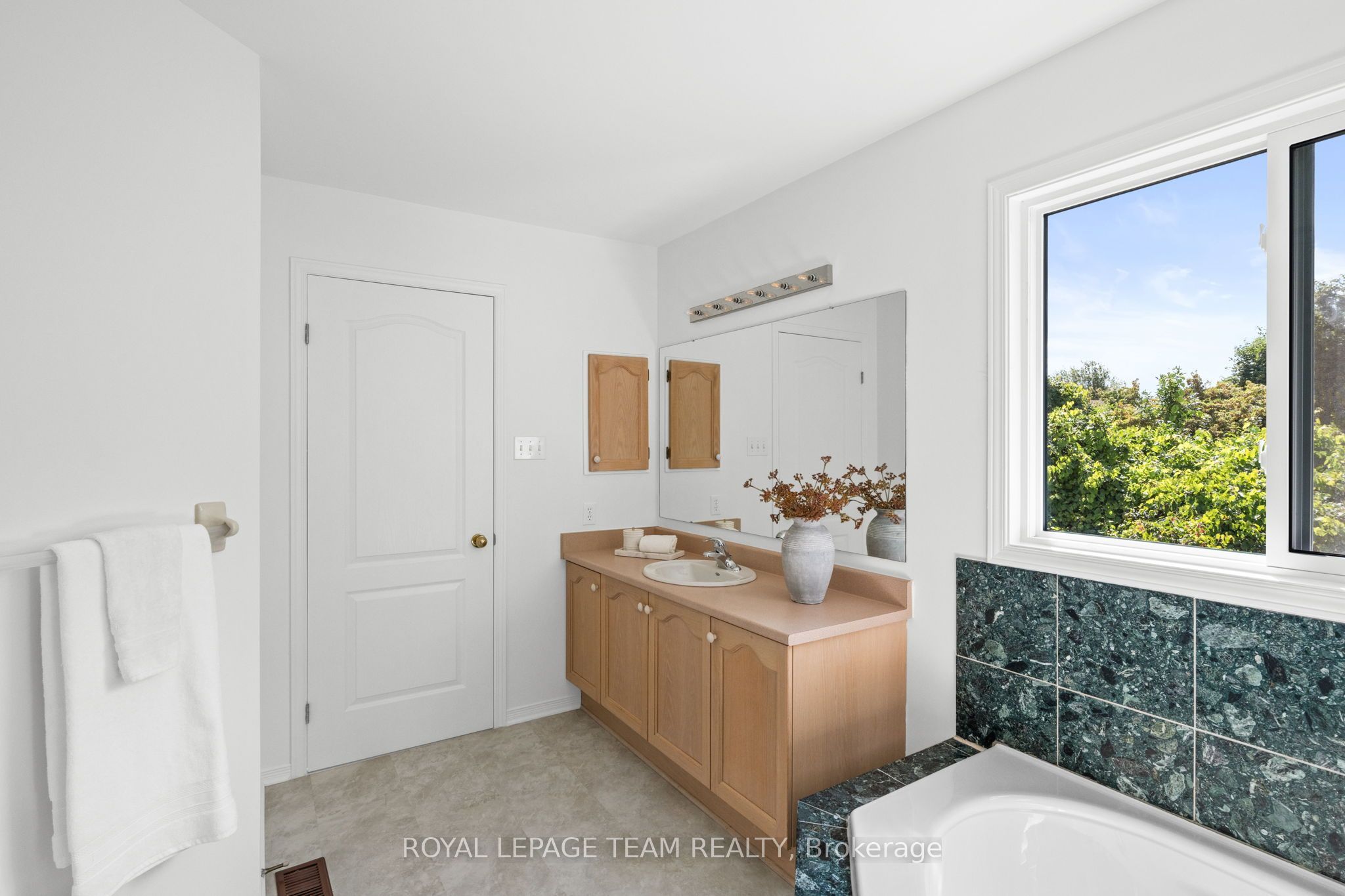 77 Sherring Court Property Photo 30