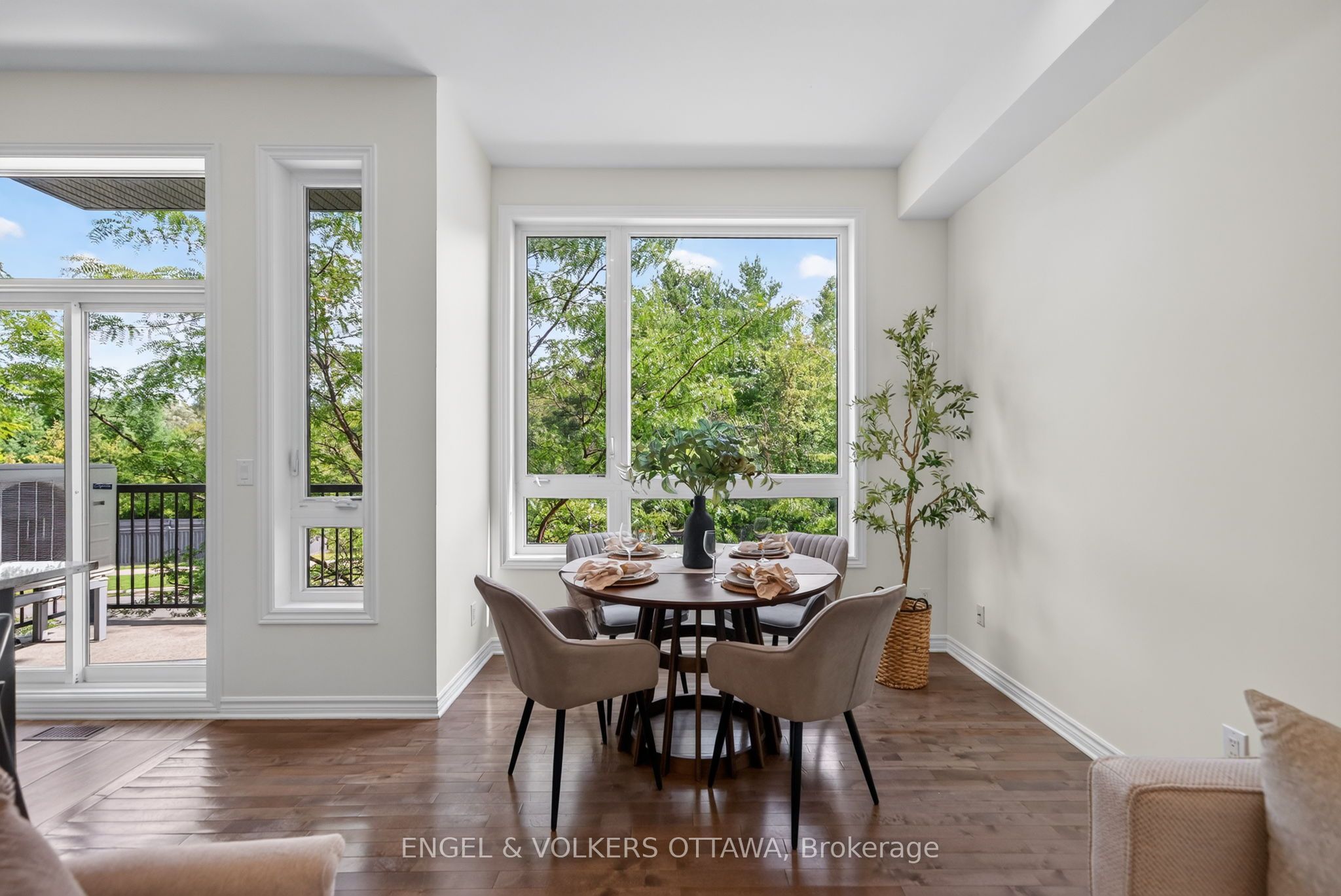 3652 Downpatrick Road Property Photo 10