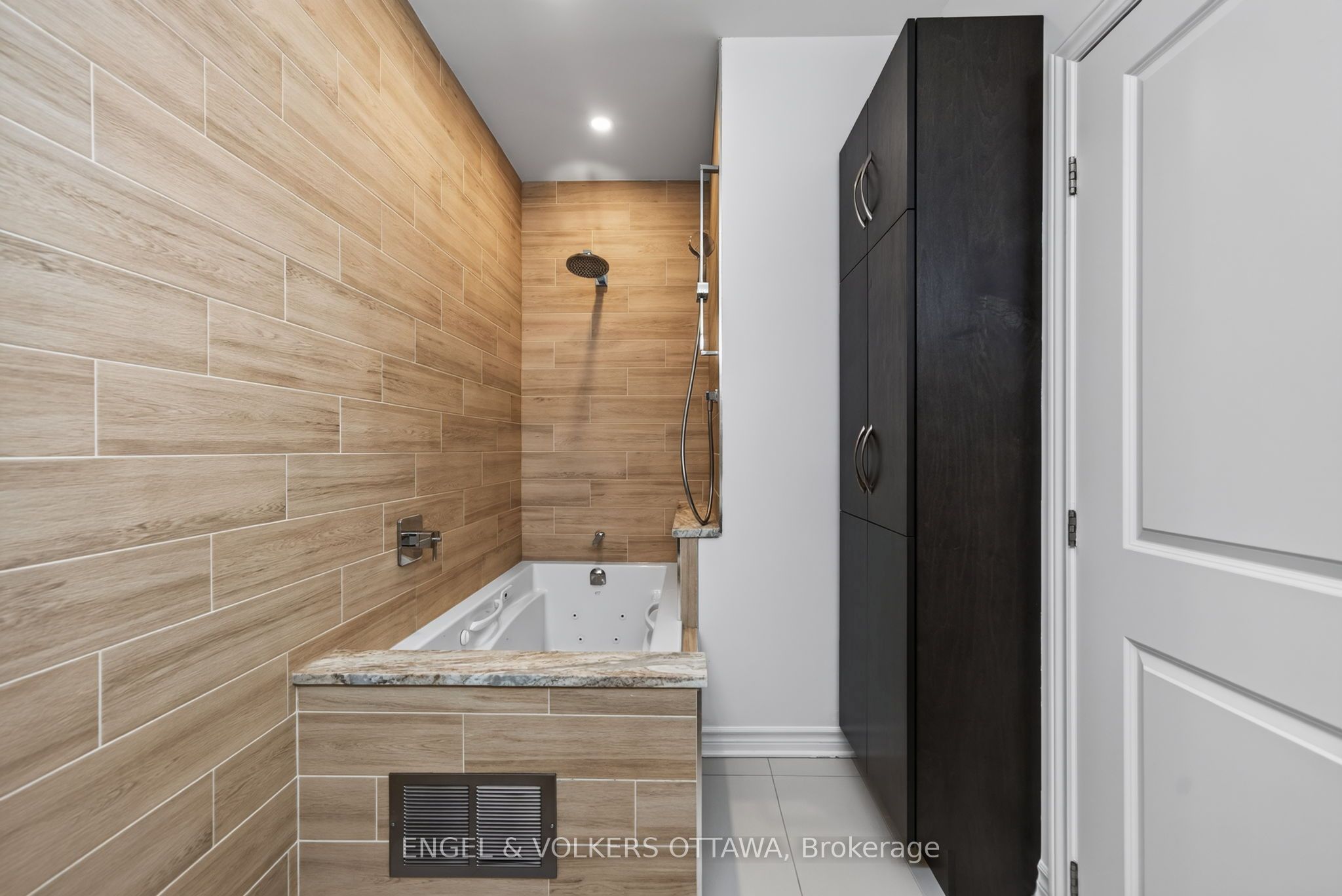 3652 Downpatrick Road Property Photo 27
