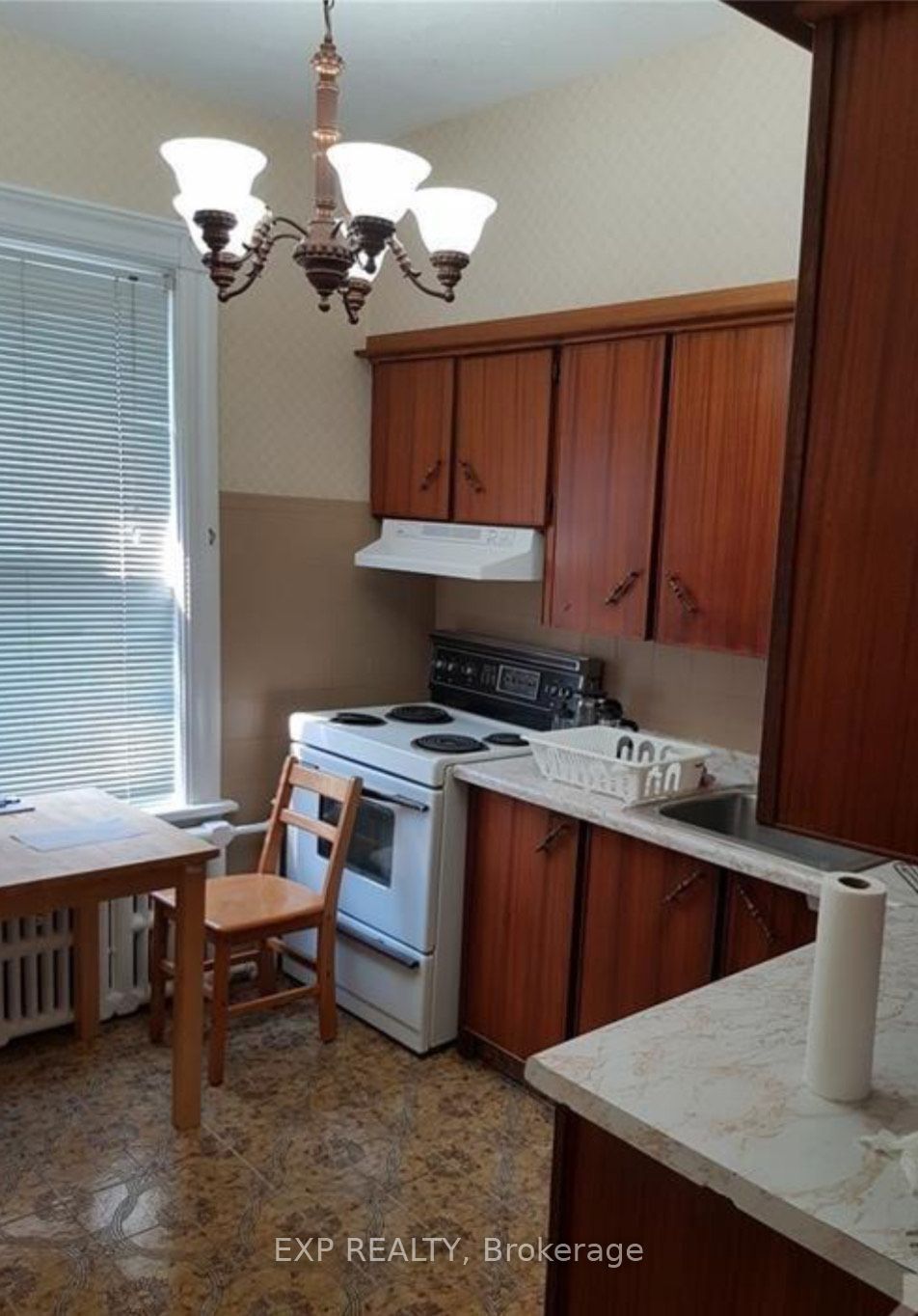 268 Flora Street Unit 1 Property Photo 6