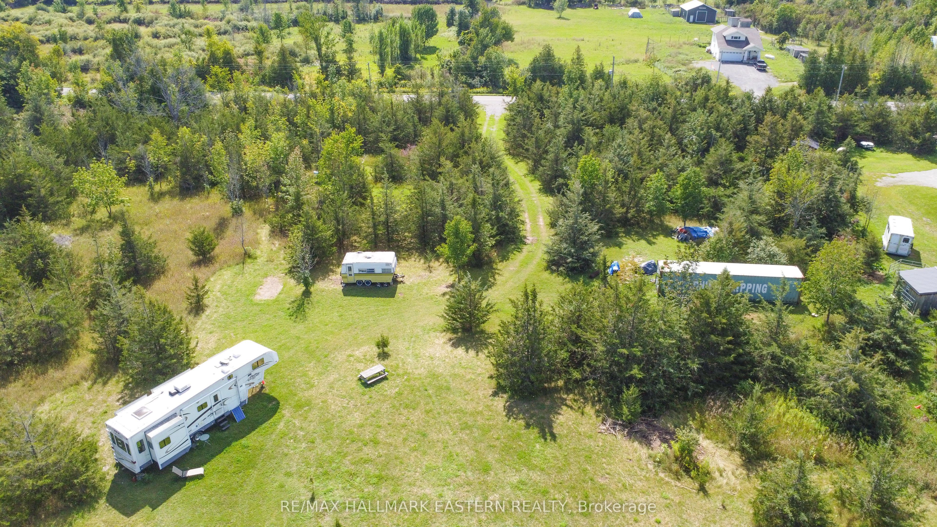 2098 13th Line E Property Photo 5