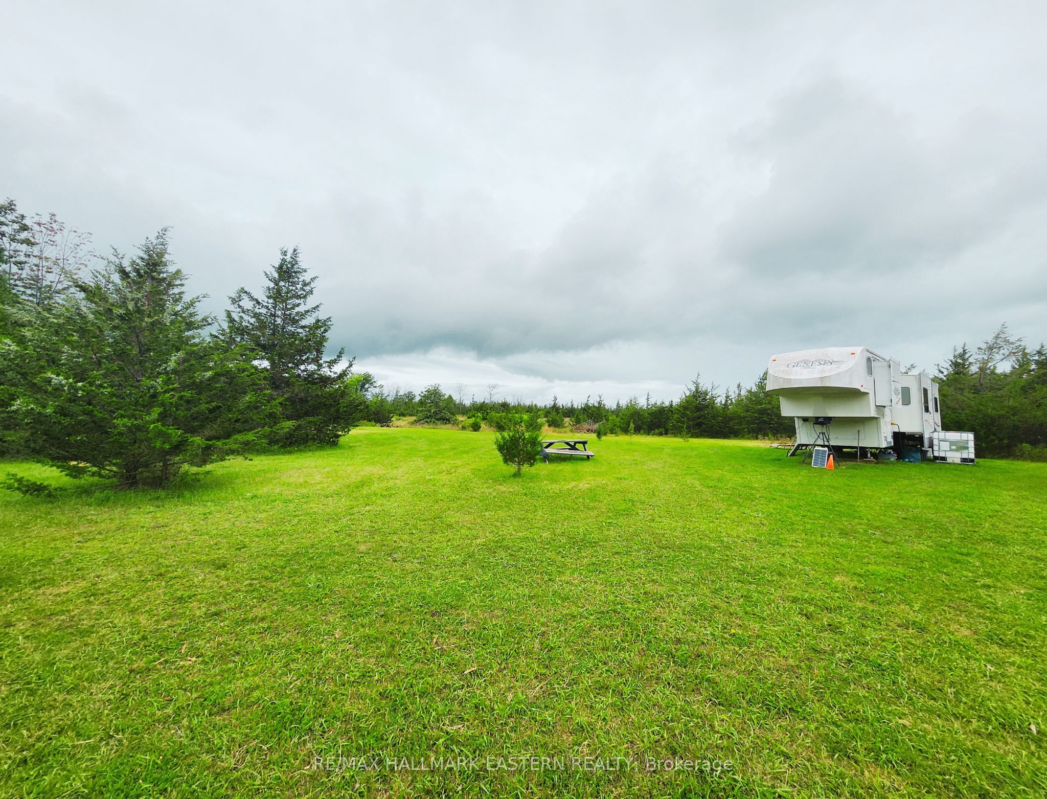 2098 13th Line E Property Photo 12